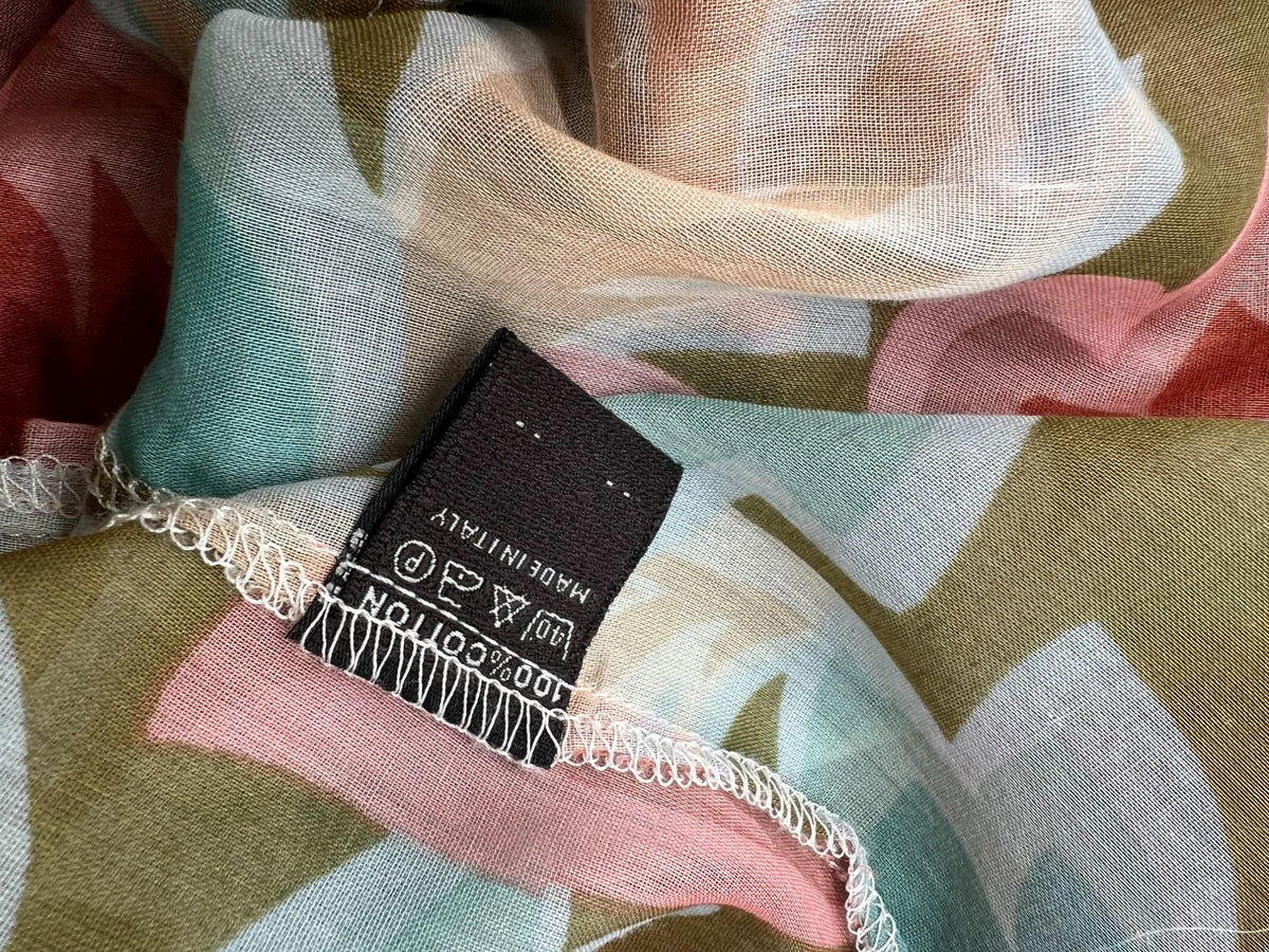 Camicia con pattern floreale rosa e azzurro