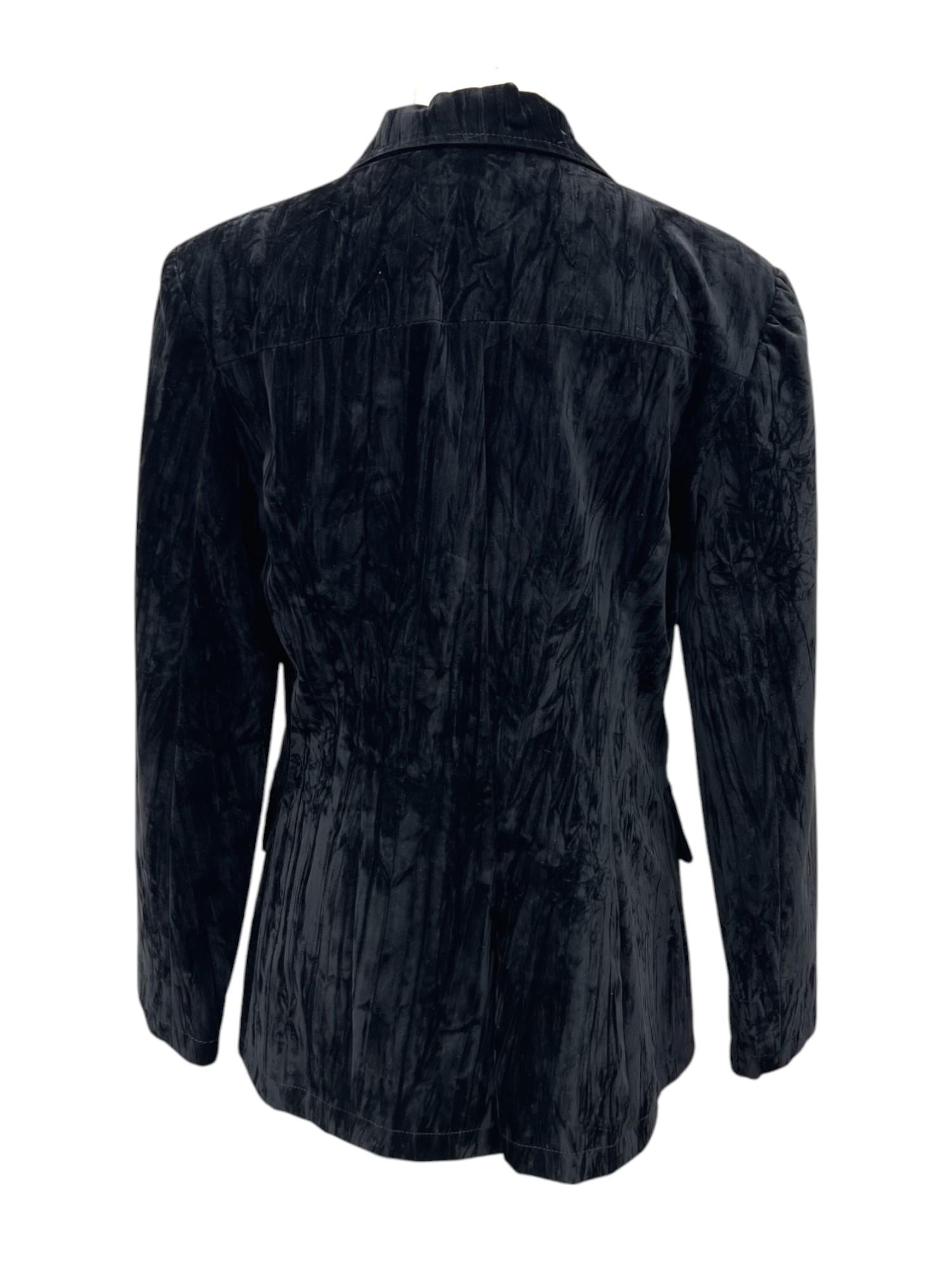 Giacca in velluto nero con effetto stropicciato