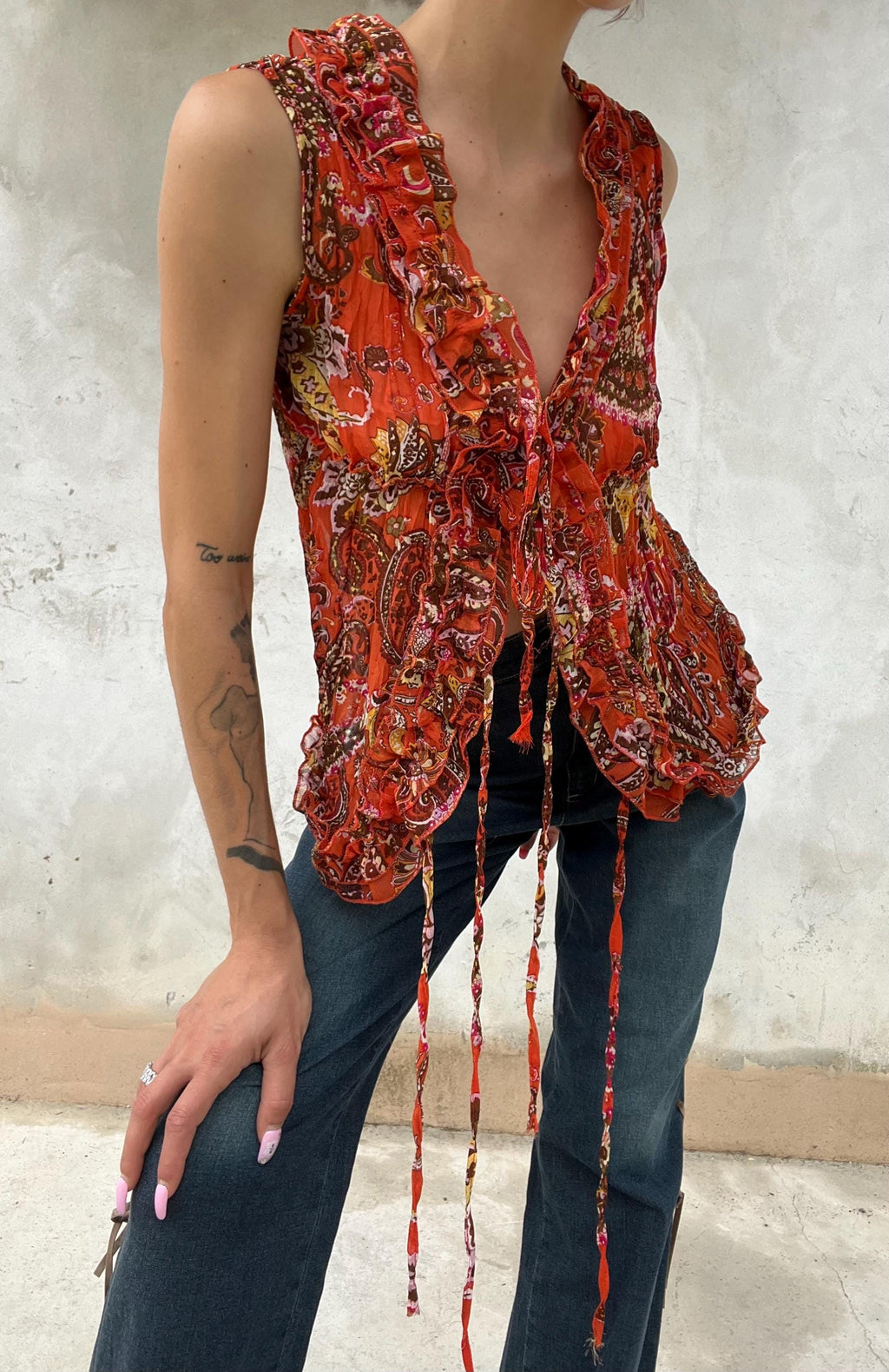 Camicia con ruffles stampata
