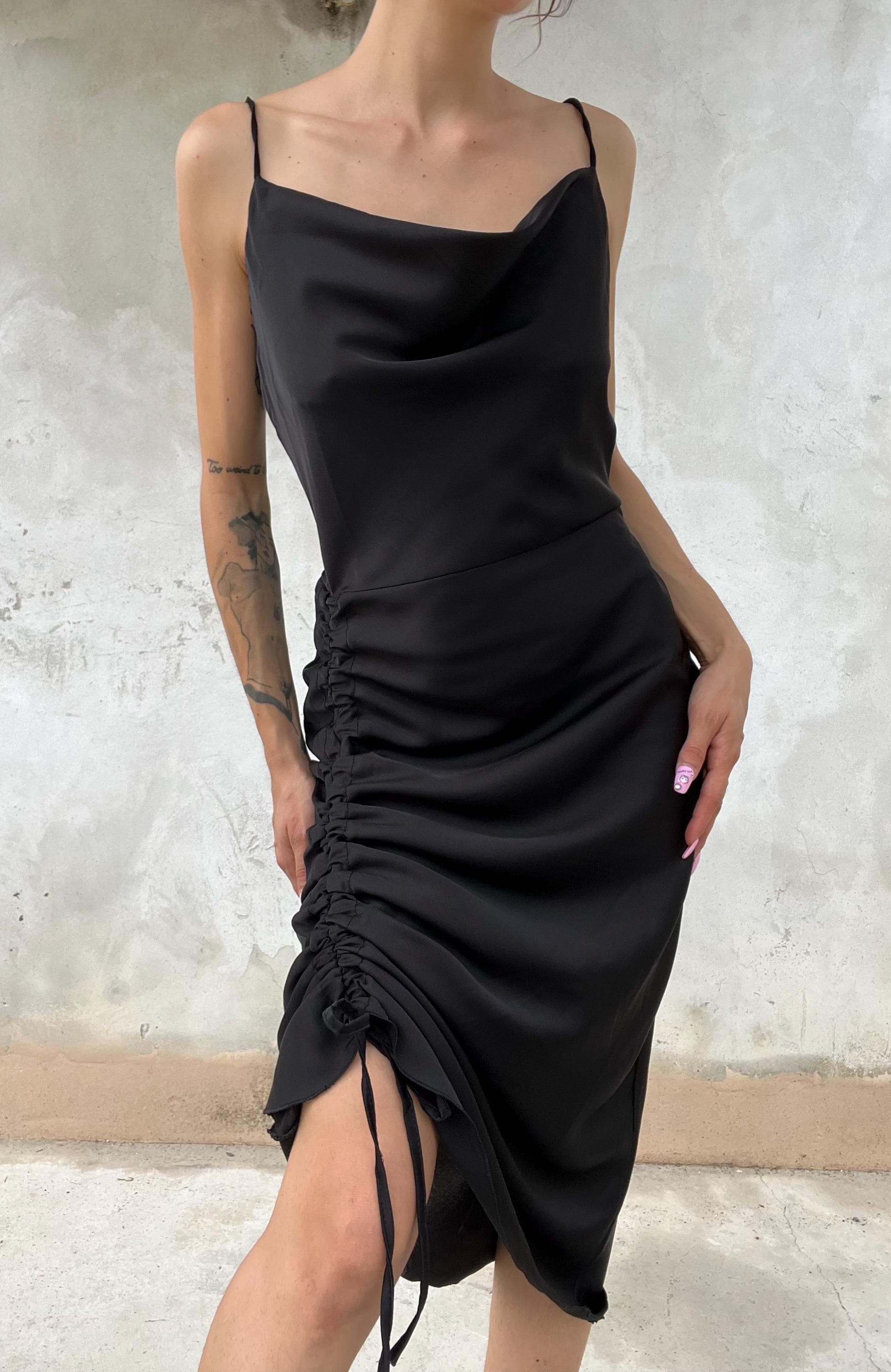 Abito vintage anni '90 con scollo morbido e fianco arricciato regolabile