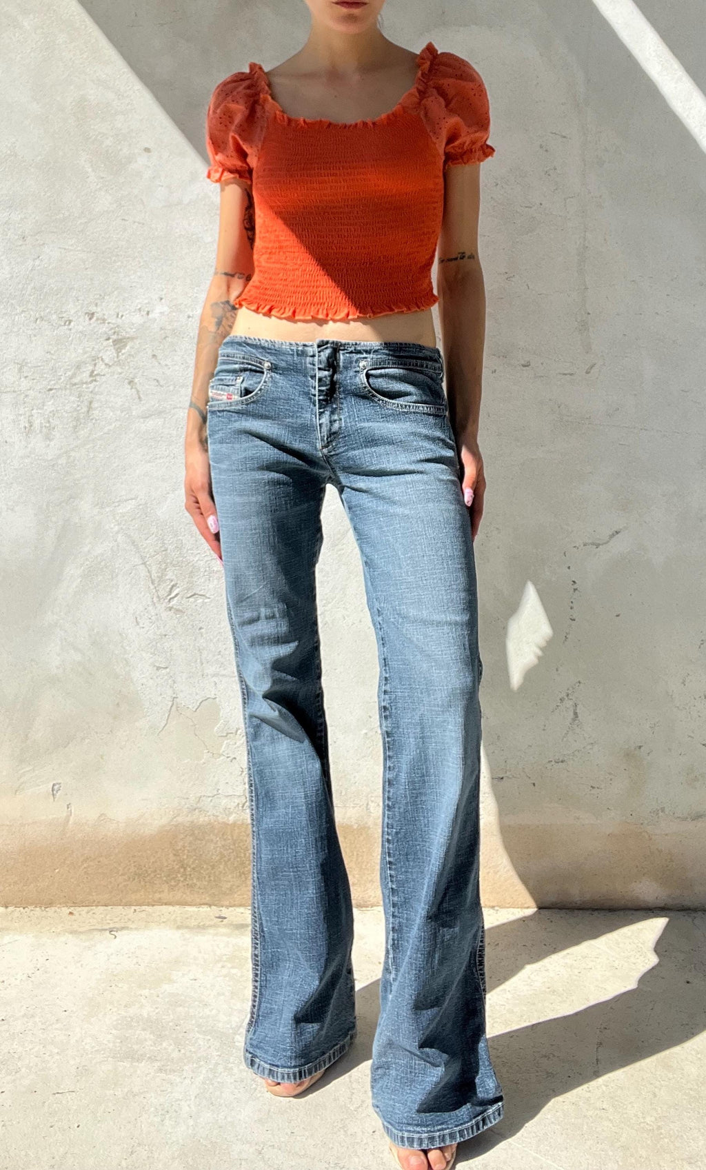 Top corto con maniche pizzo sangallo