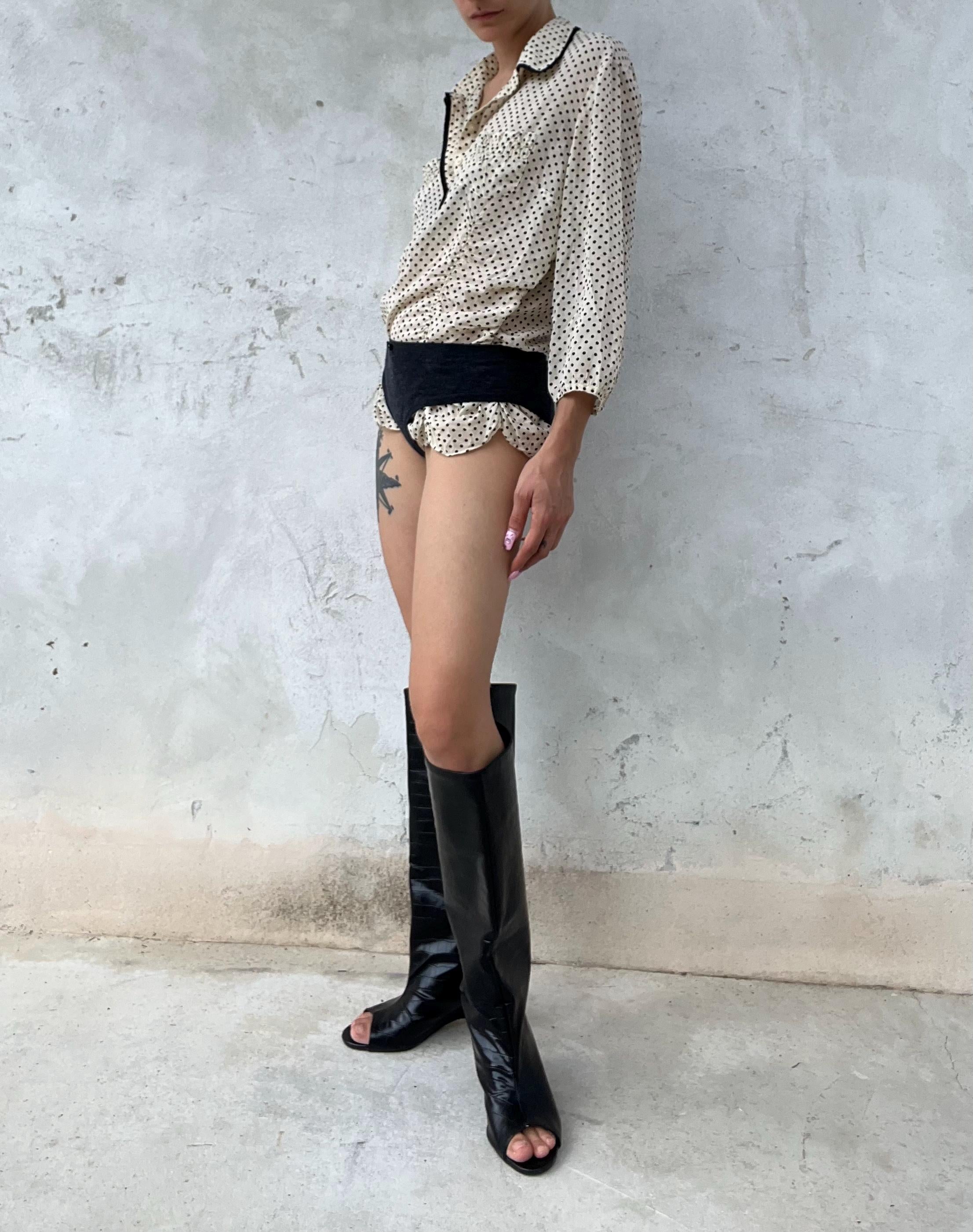 Camicia vintage di seta colorata a pois