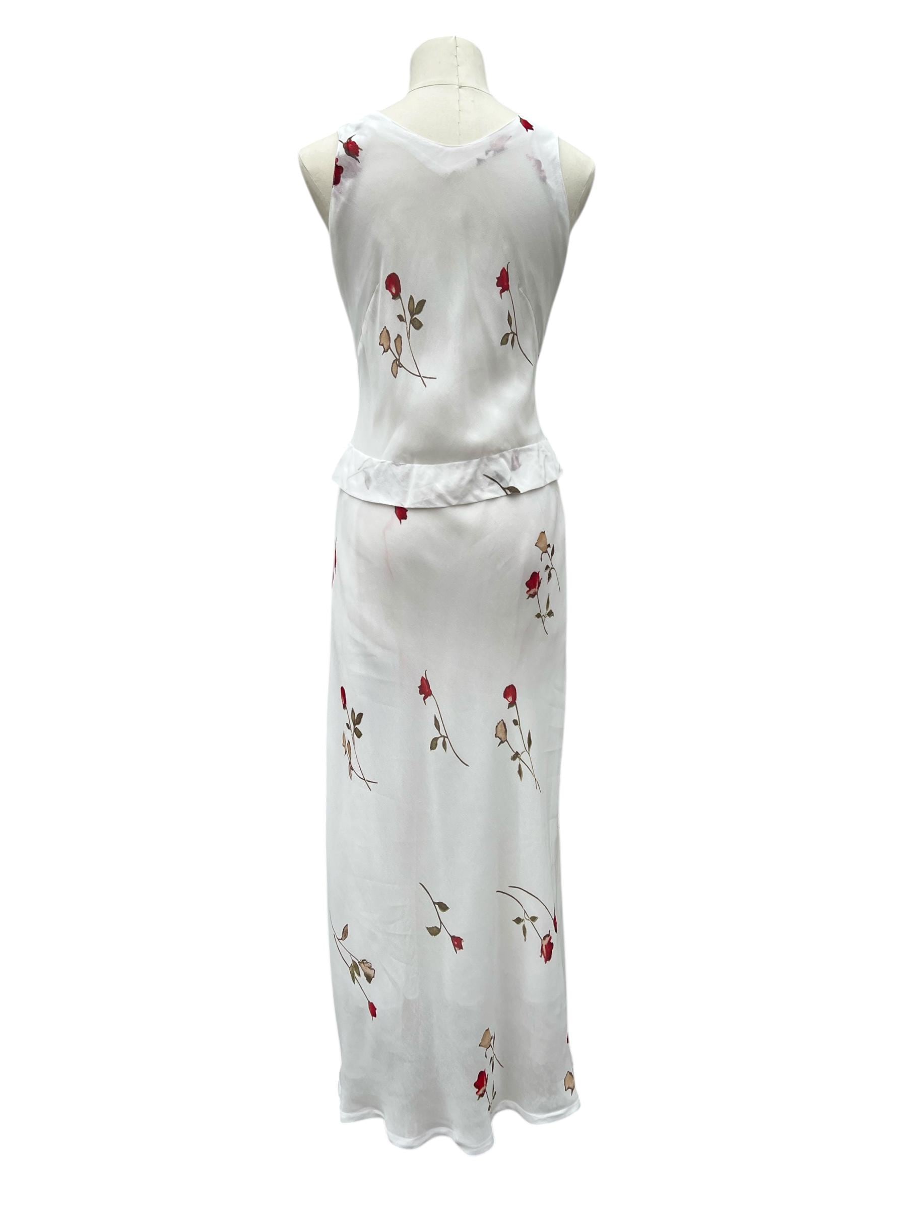 Abito lungo bianco con fantasia rose rosse