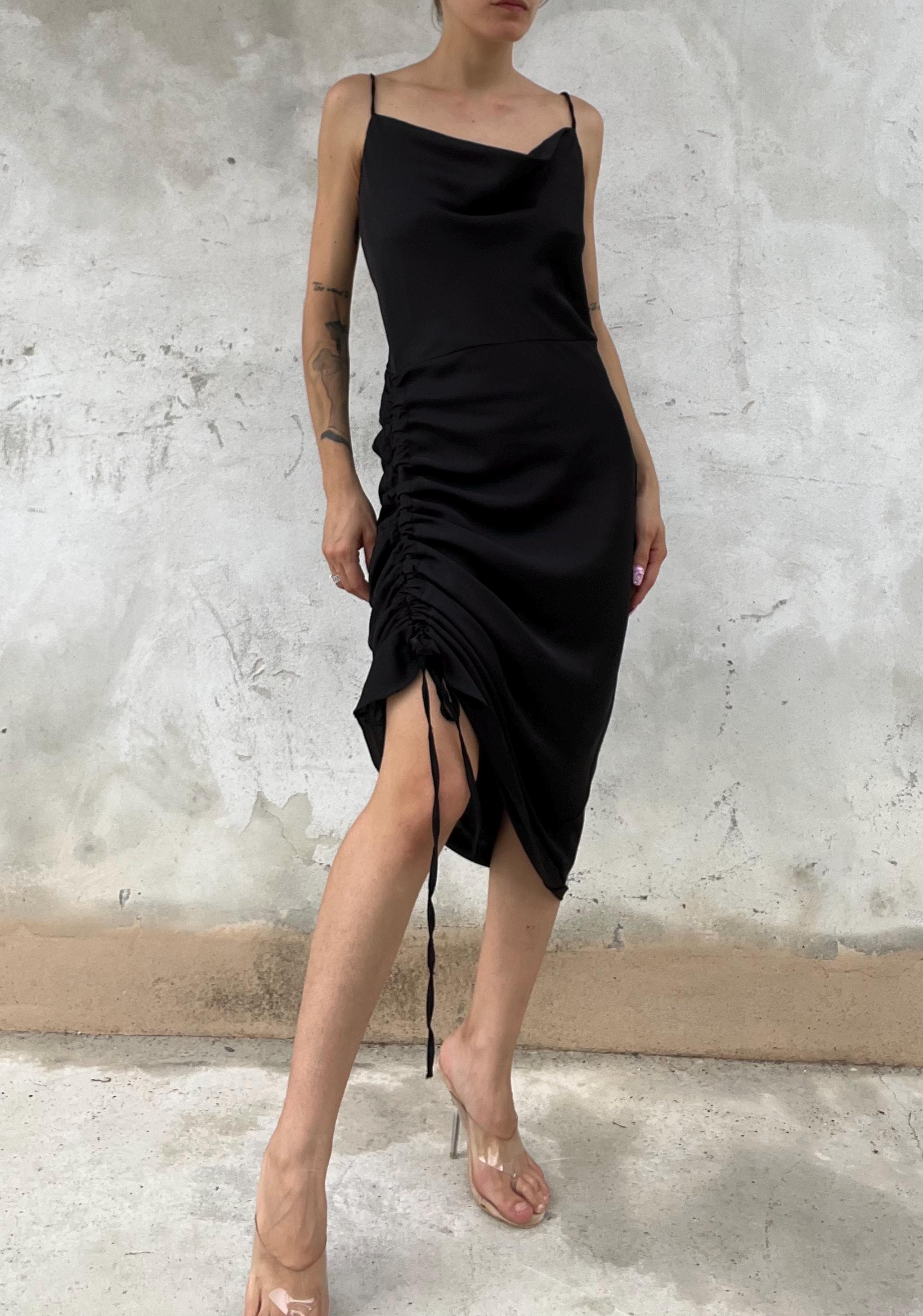 Abito vintage anni '90 con scollo morbido e fianco arricciato regolabile