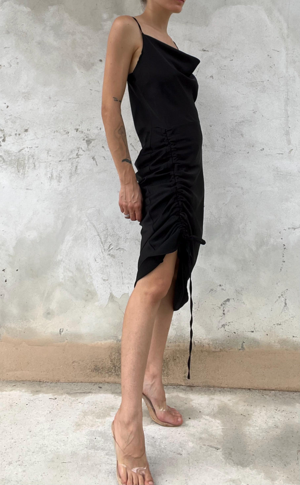 Abito vintage anni '90 con scollo morbido e fianco arricciato regolabile