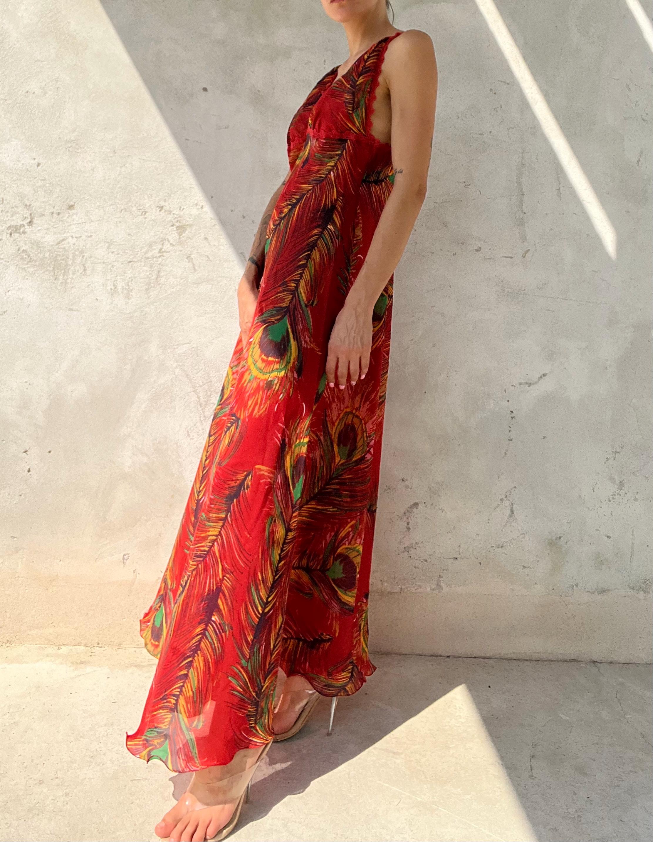 Abito estivo vintage rosso con stampa piume di pavone
