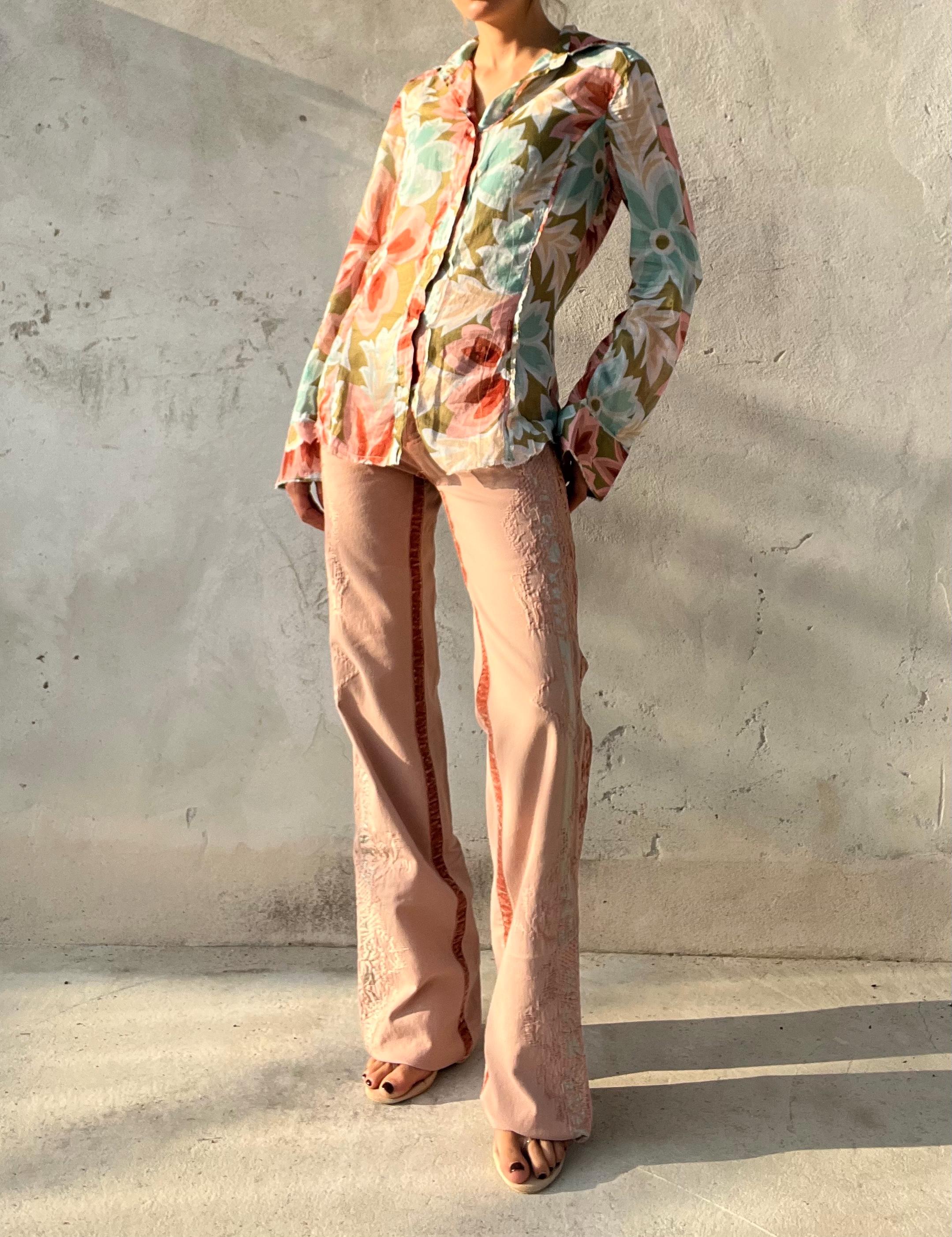 Camicia con pattern floreale rosa e azzurro