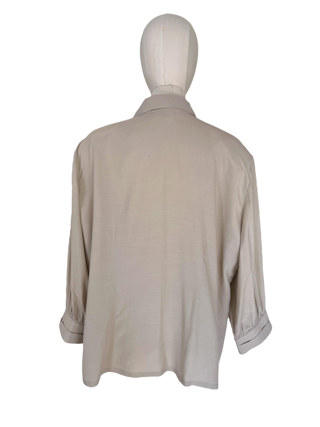 Camicia vintage di viscosa con particolare motivo ricamato sul davanti