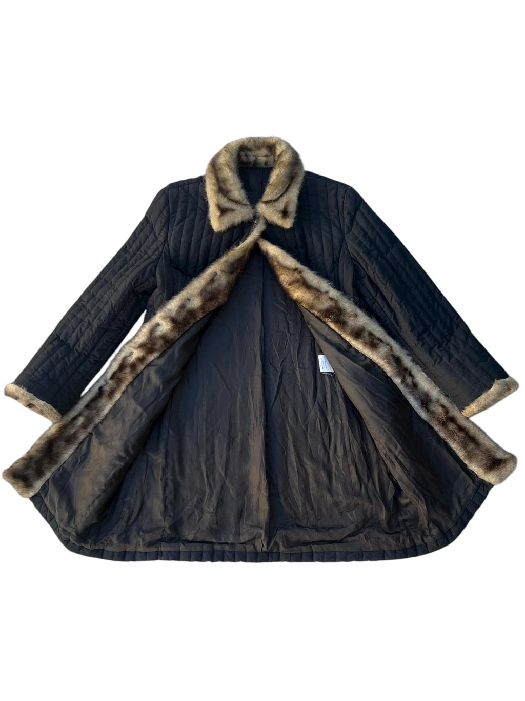 Cappotto trapuntato con profilo in pelliccia sintetica