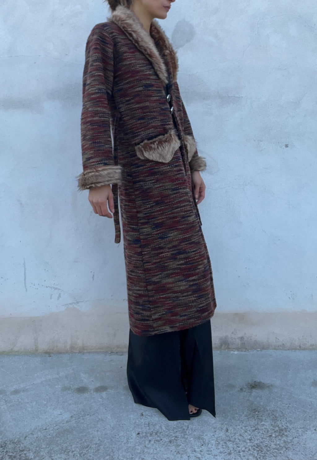 Cappotto vintage in maglia e finta pelliccia sui bordi