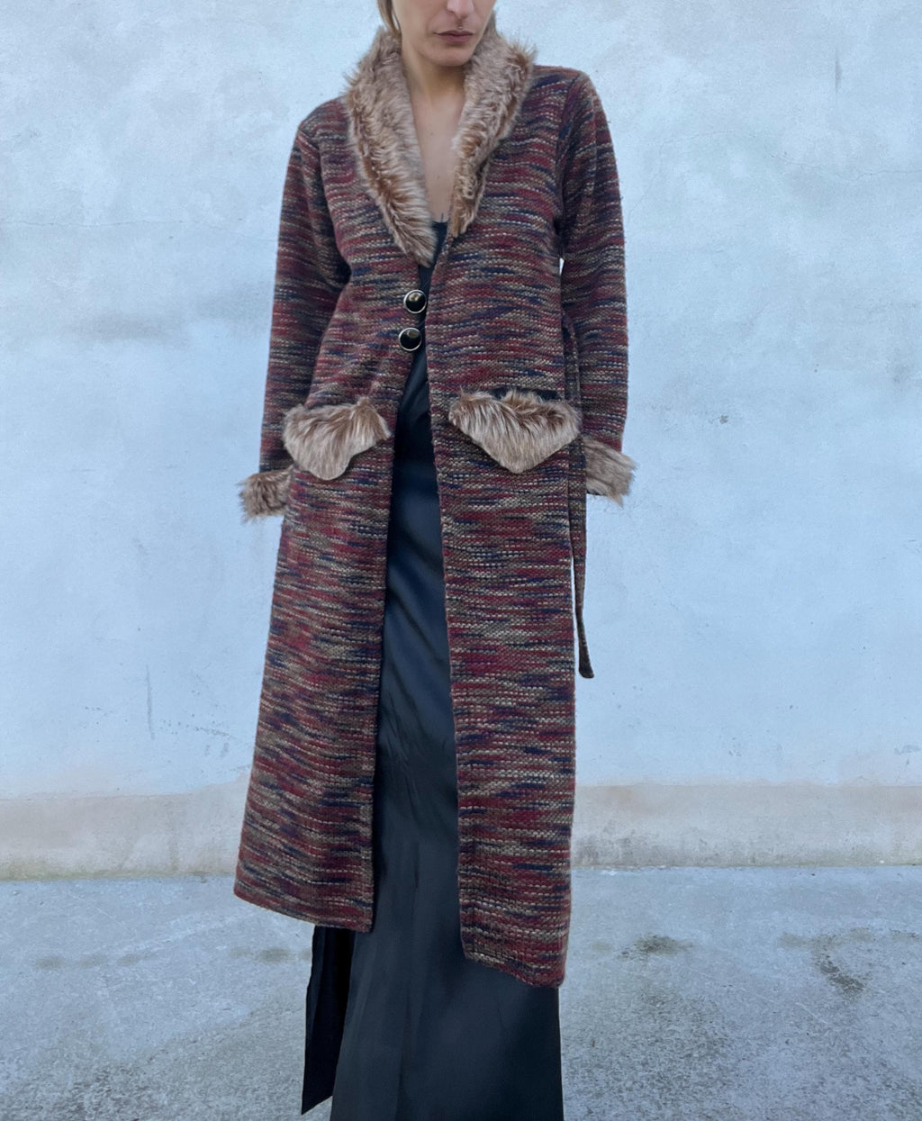 Cappotto vintage in maglia e finta pelliccia sui bordi