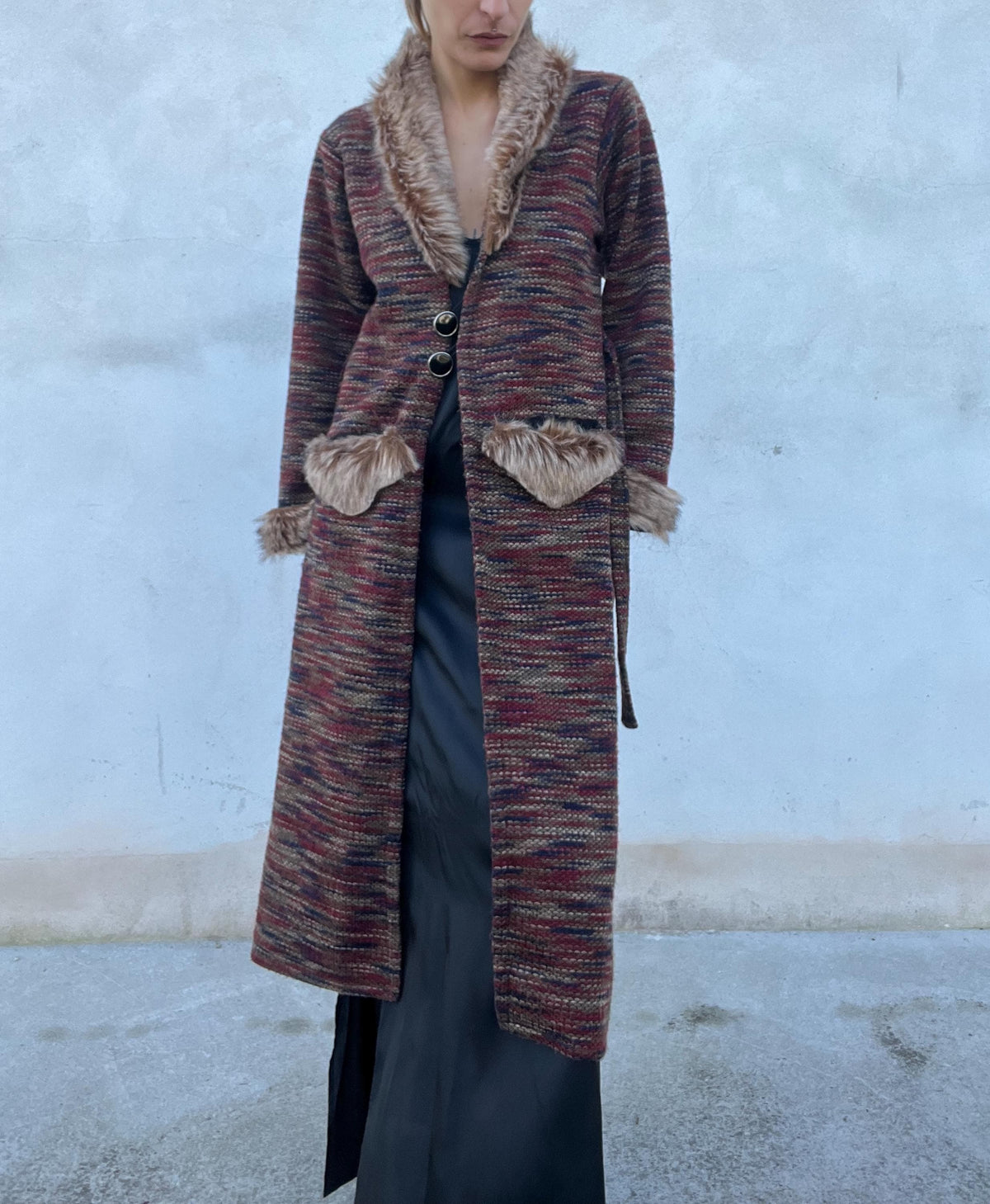 Cappotto vintage in maglia e finta pelliccia sui bordi