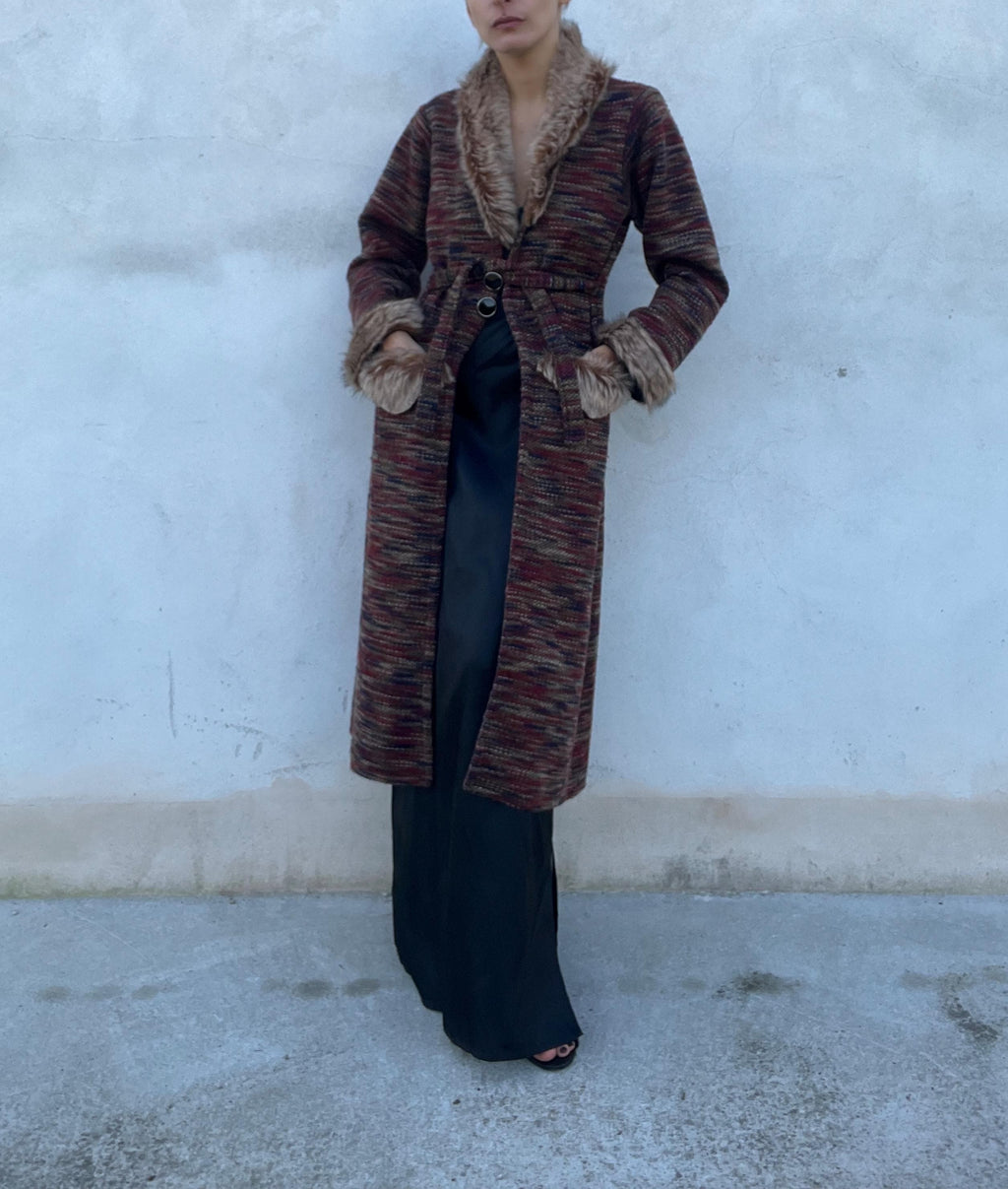 Cappotto vintage in maglia e finta pelliccia sui bordi