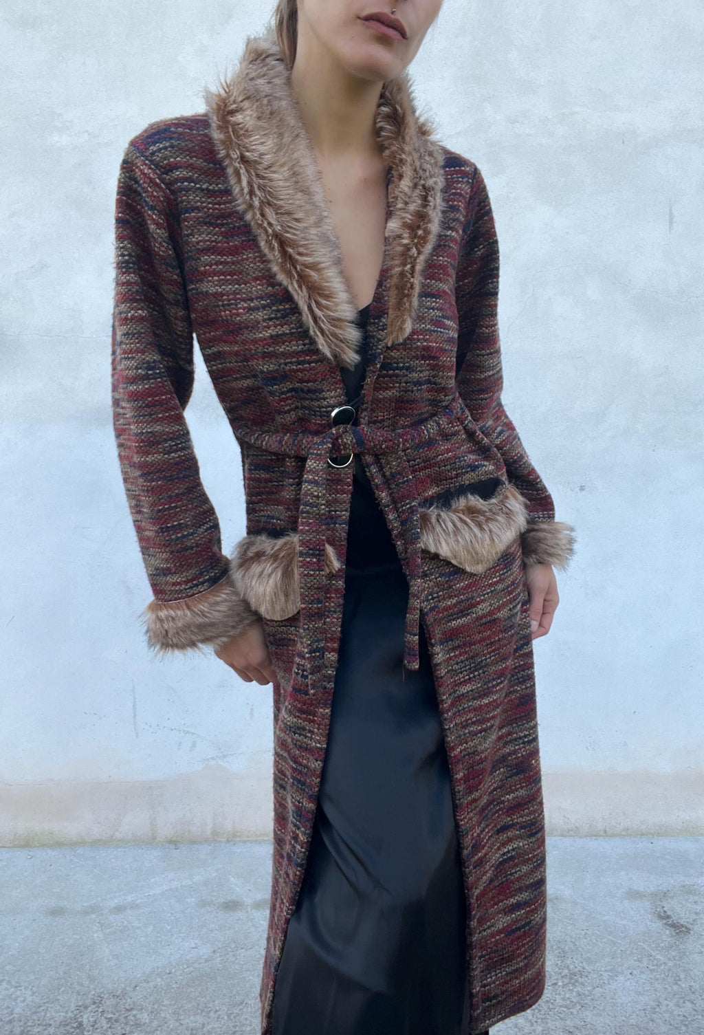 Cappotto vintage in maglia e finta pelliccia sui bordi