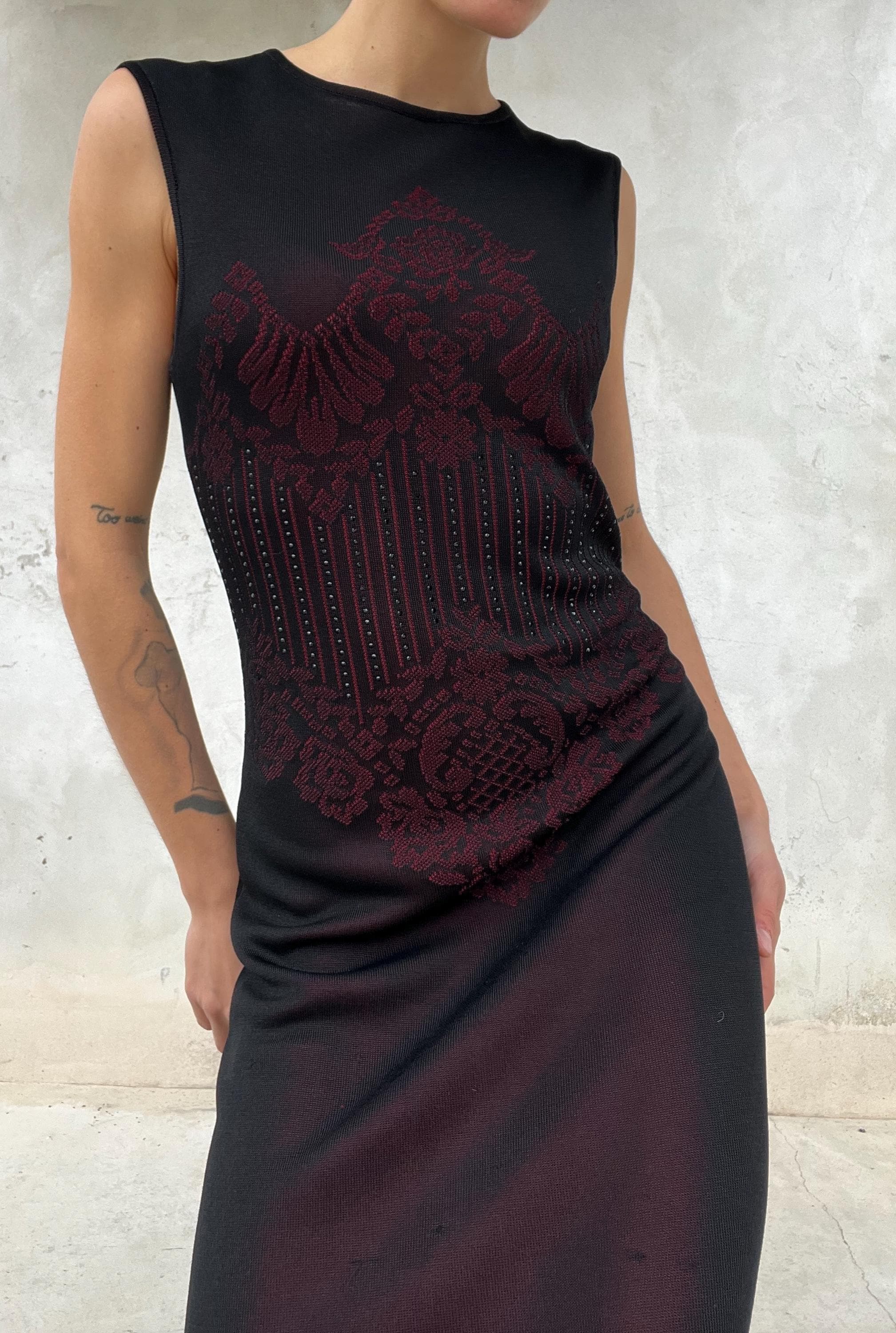Abito vintage Escada lungo in maglia jacquard nero e rosso