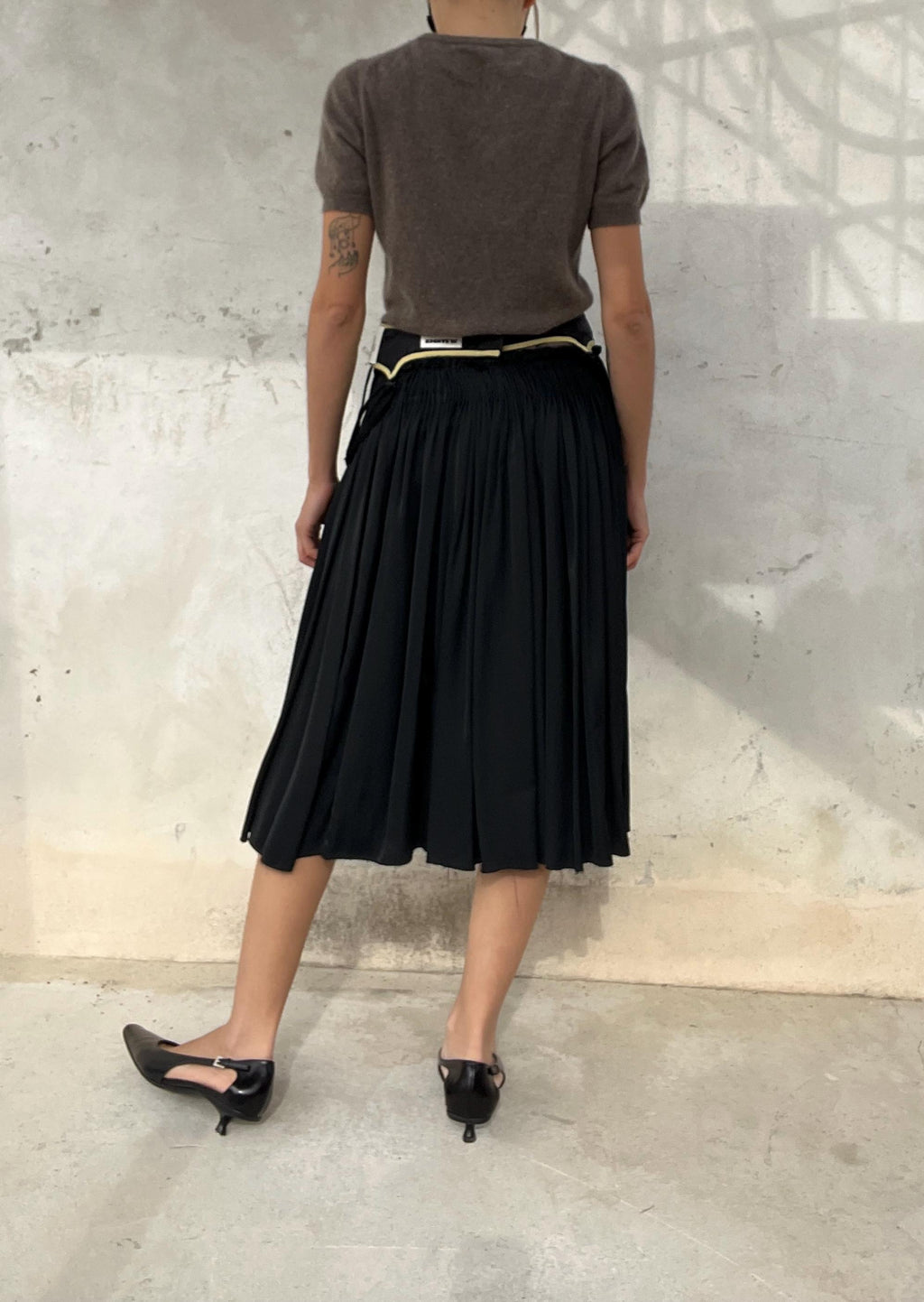 Top di cashmere color tortora