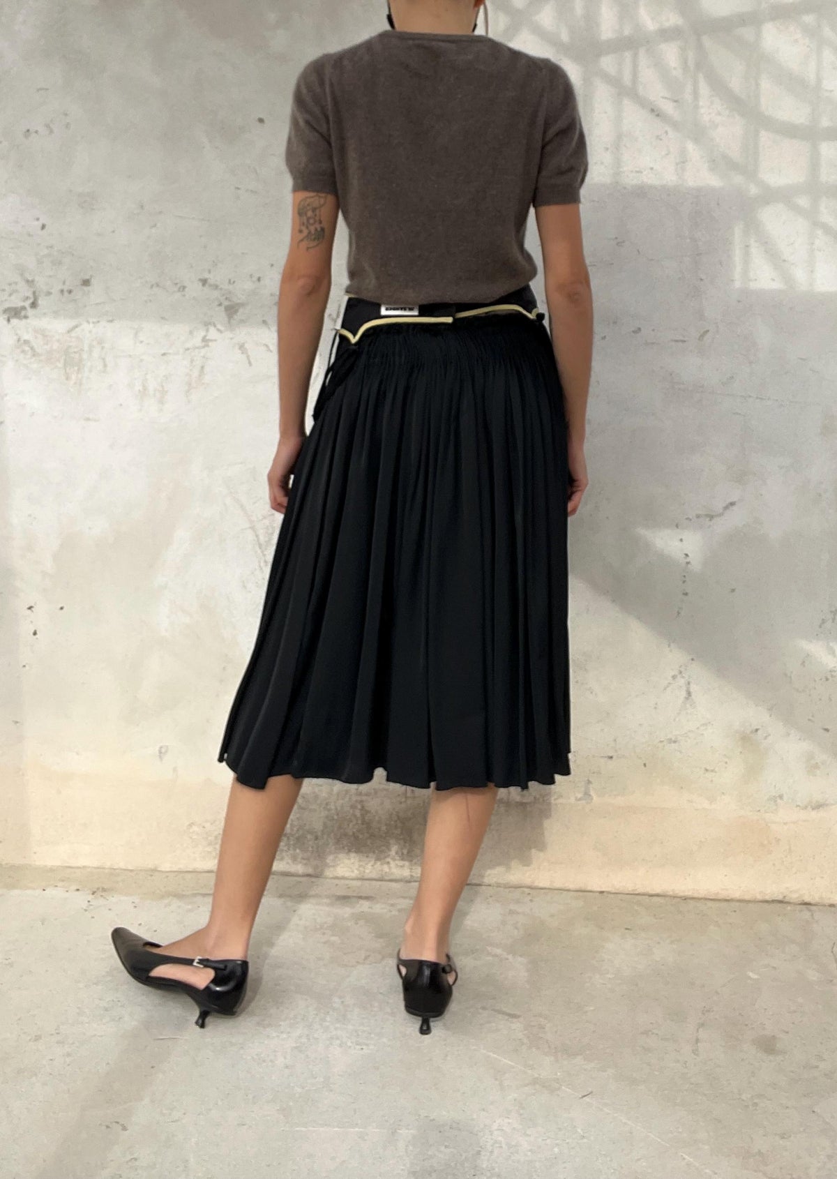 Top di cashmere color tortora