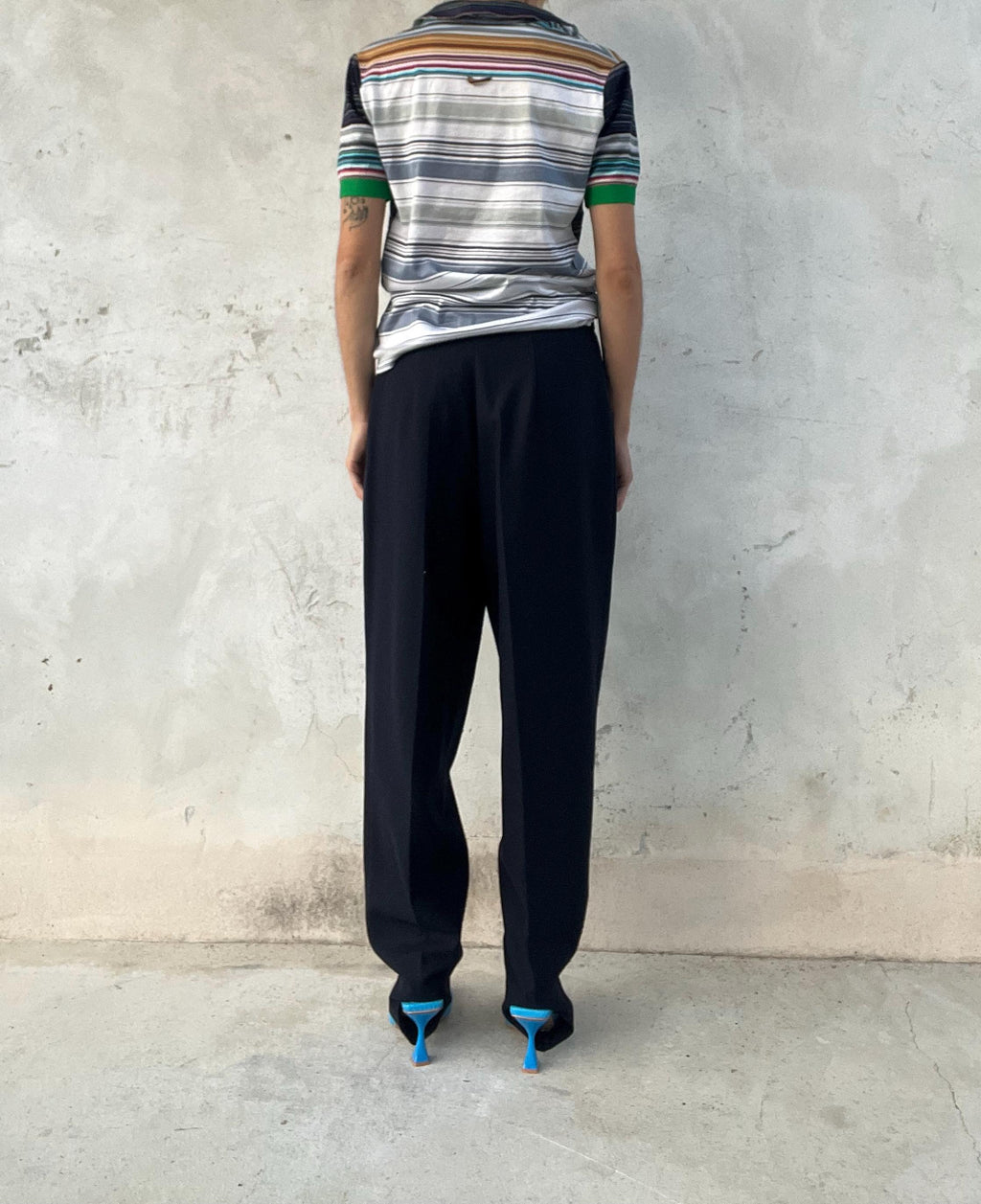 Pantaloni classici blu con ghetta