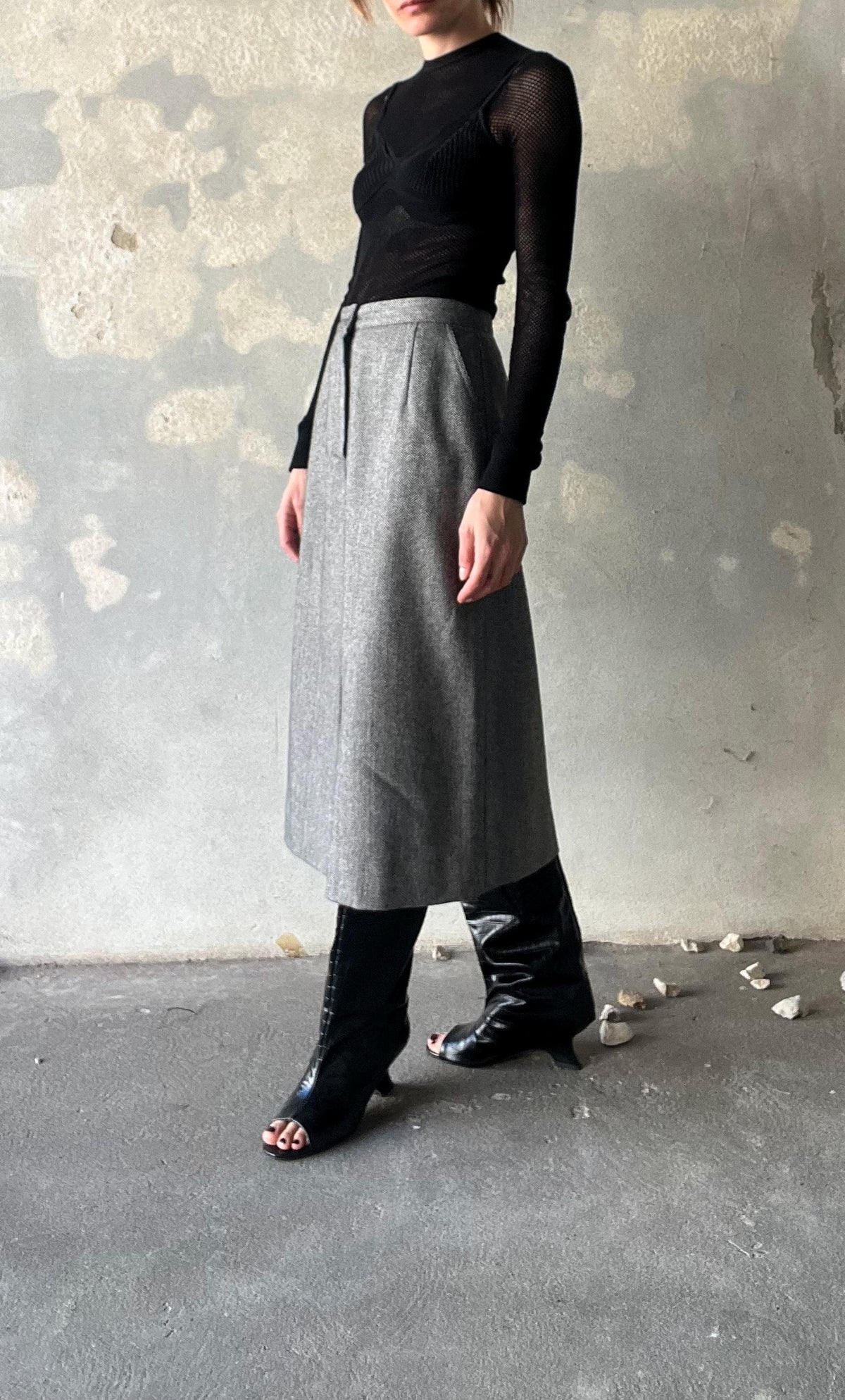 Gonna invernale midi con tessuto spina di pesce