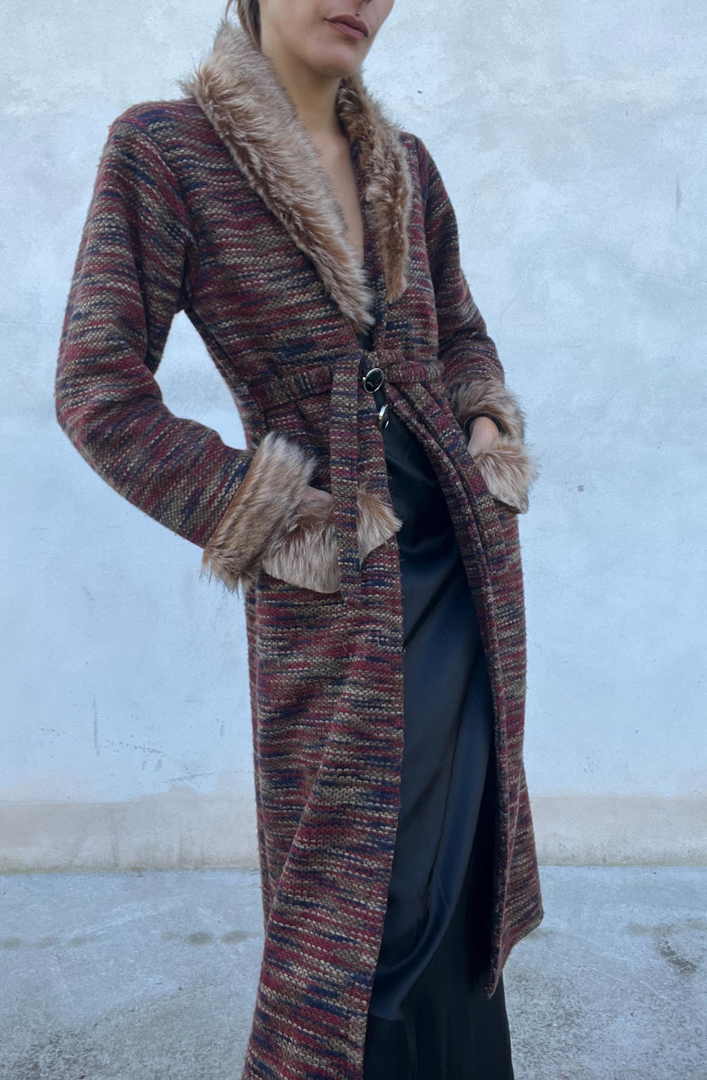 Cappotto vintage in maglia e finta pelliccia sui bordi