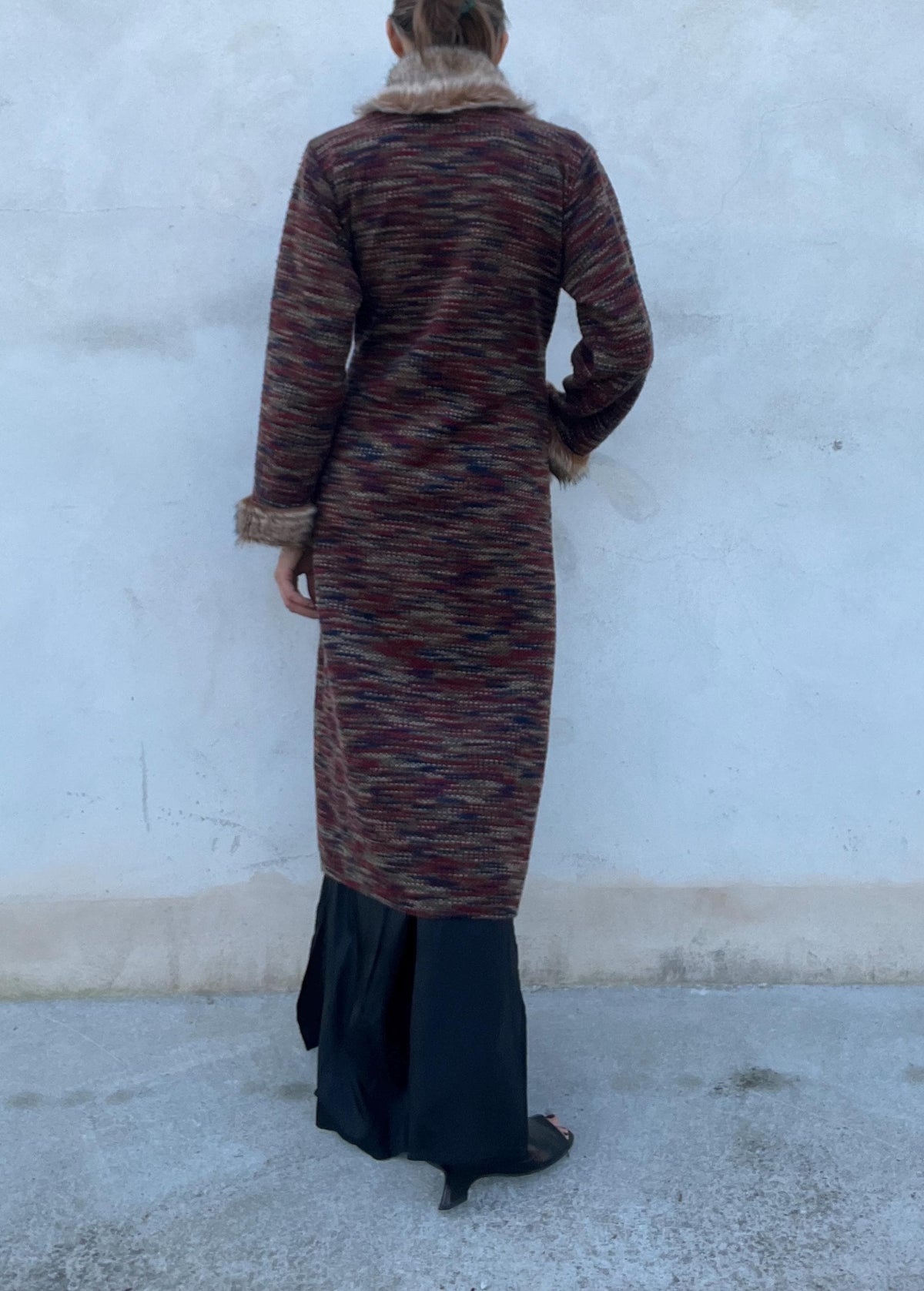 Cappotto vintage in maglia e finta pelliccia sui bordi