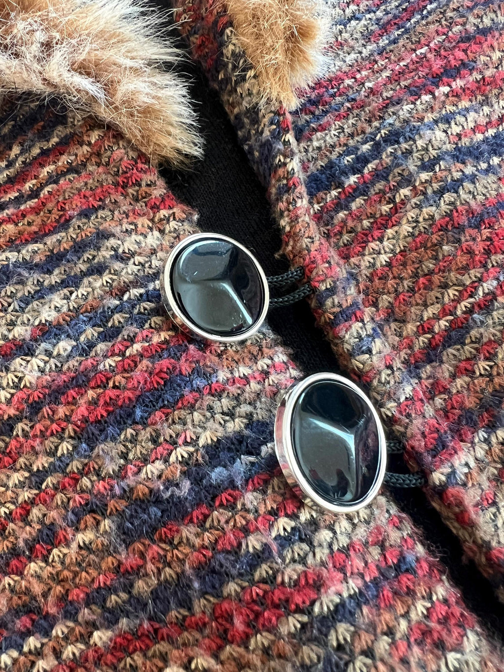 Cappotto vintage in maglia e finta pelliccia sui bordi