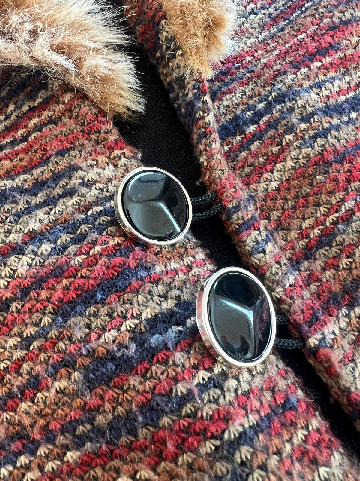 Cappotto vintage in maglia e finta pelliccia sui bordi