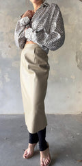 Gonna pelle dritta, lunghezza midi di vera pelle color beige