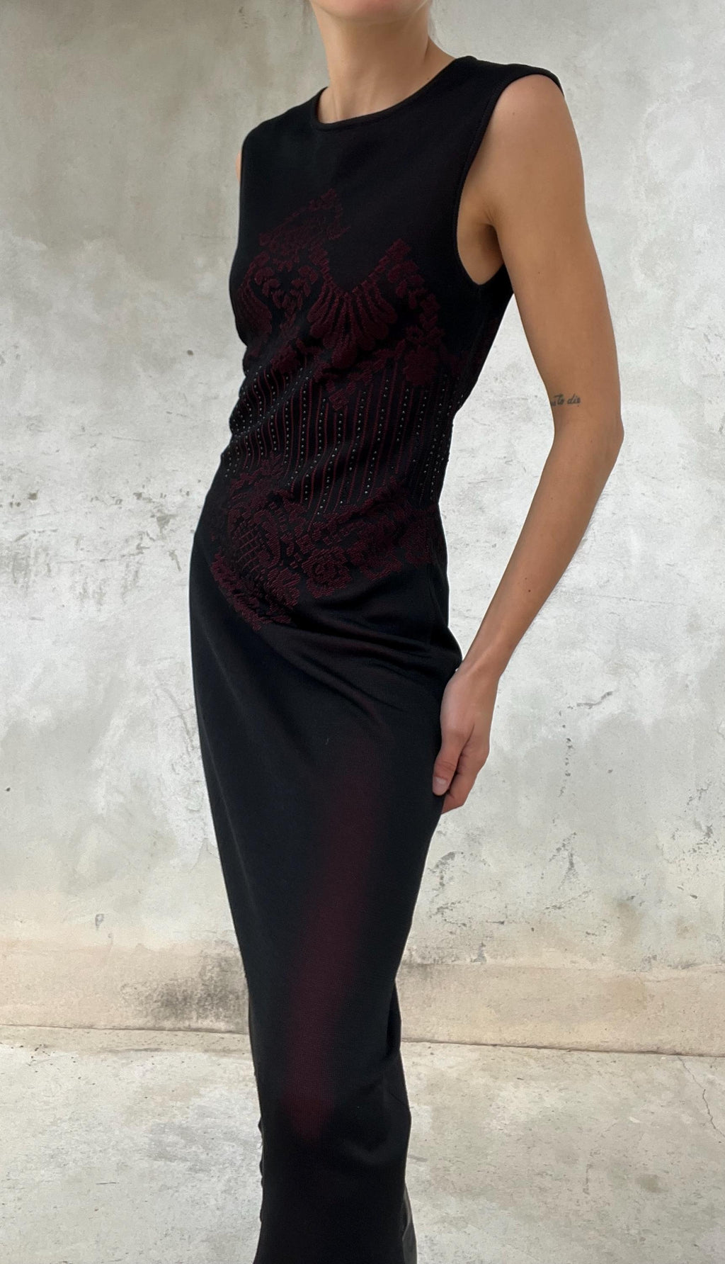 Abito vintage Escada lungo in maglia jacquard nero e rosso