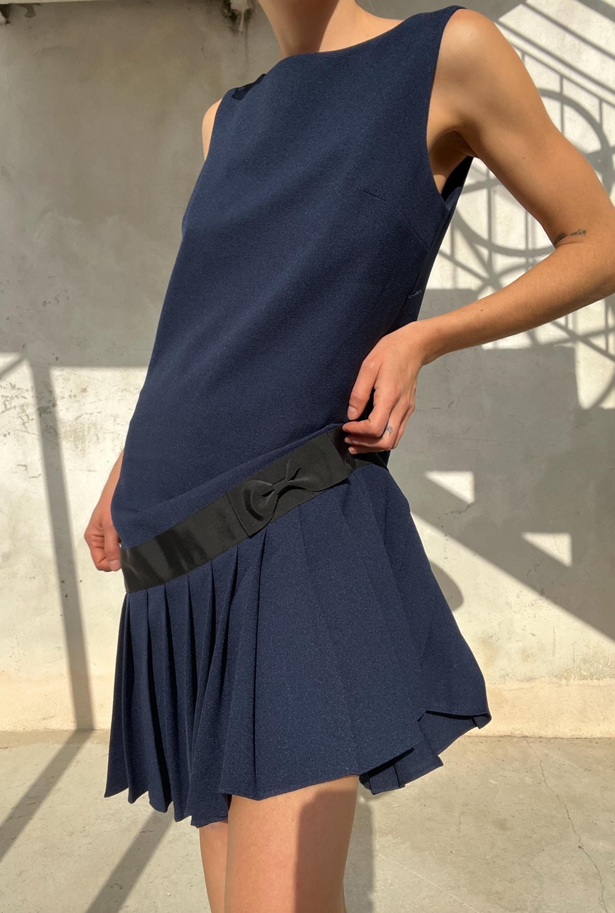 Abito tennis vintage blu con pieghe di Karl Lagerfeld