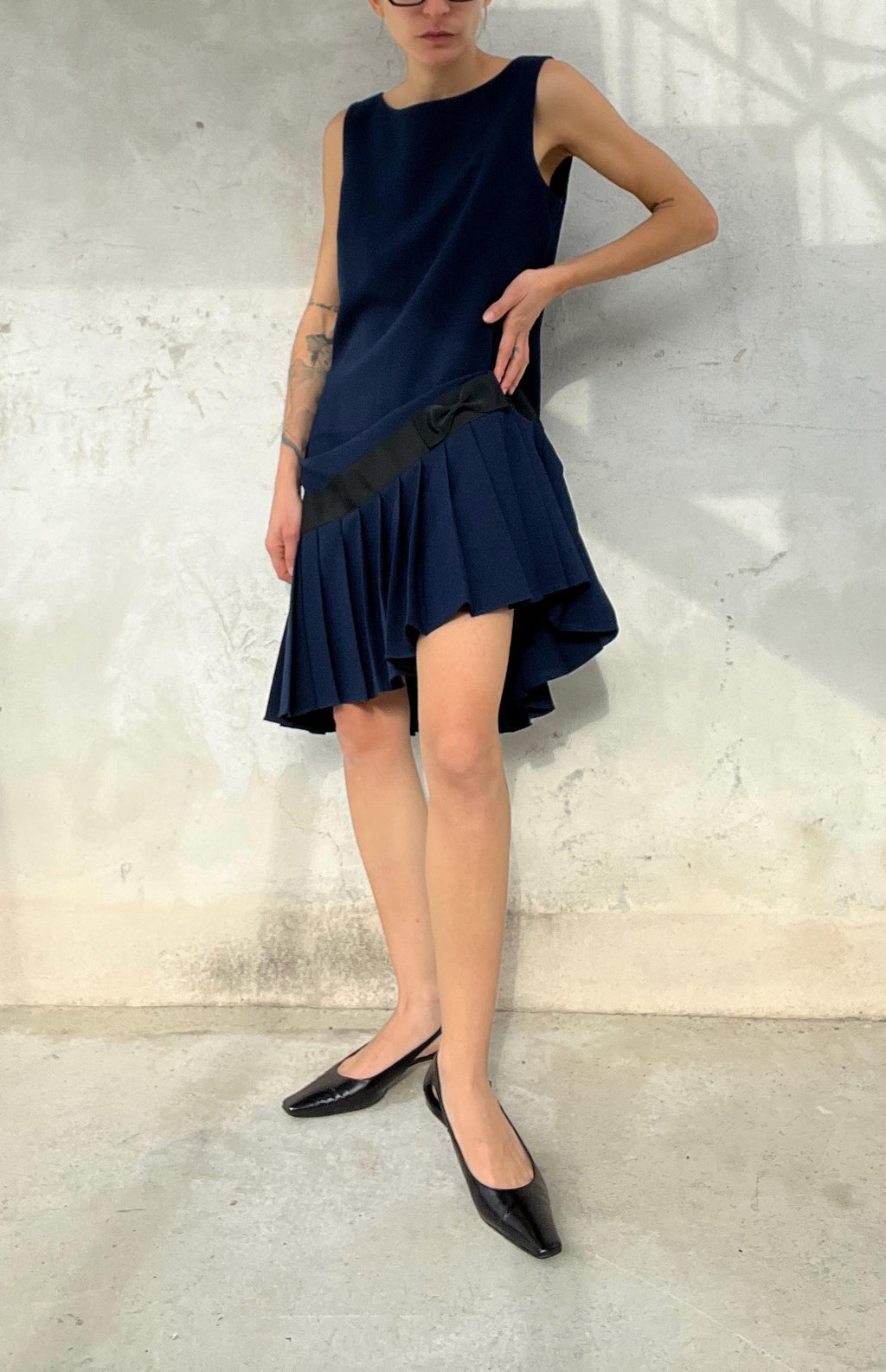 Abito tennis vintage blu con pieghe di Karl Lagerfeld