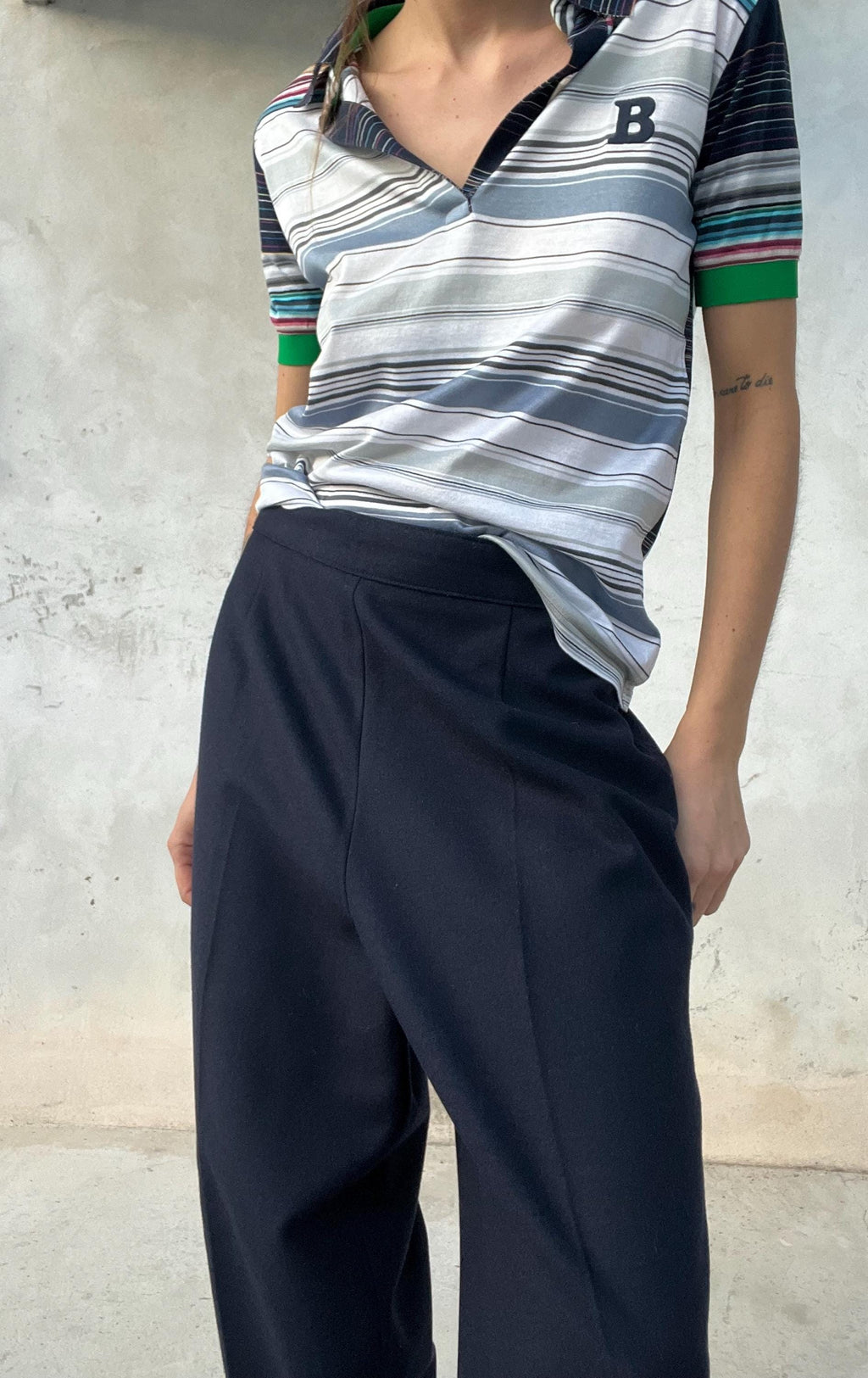 Pantaloni classici blu con ghetta
