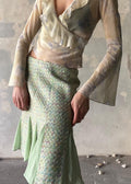 Top vintage anni 2000 in tulle stampato fantasia fiori azzurro polvere su base verde chiaro