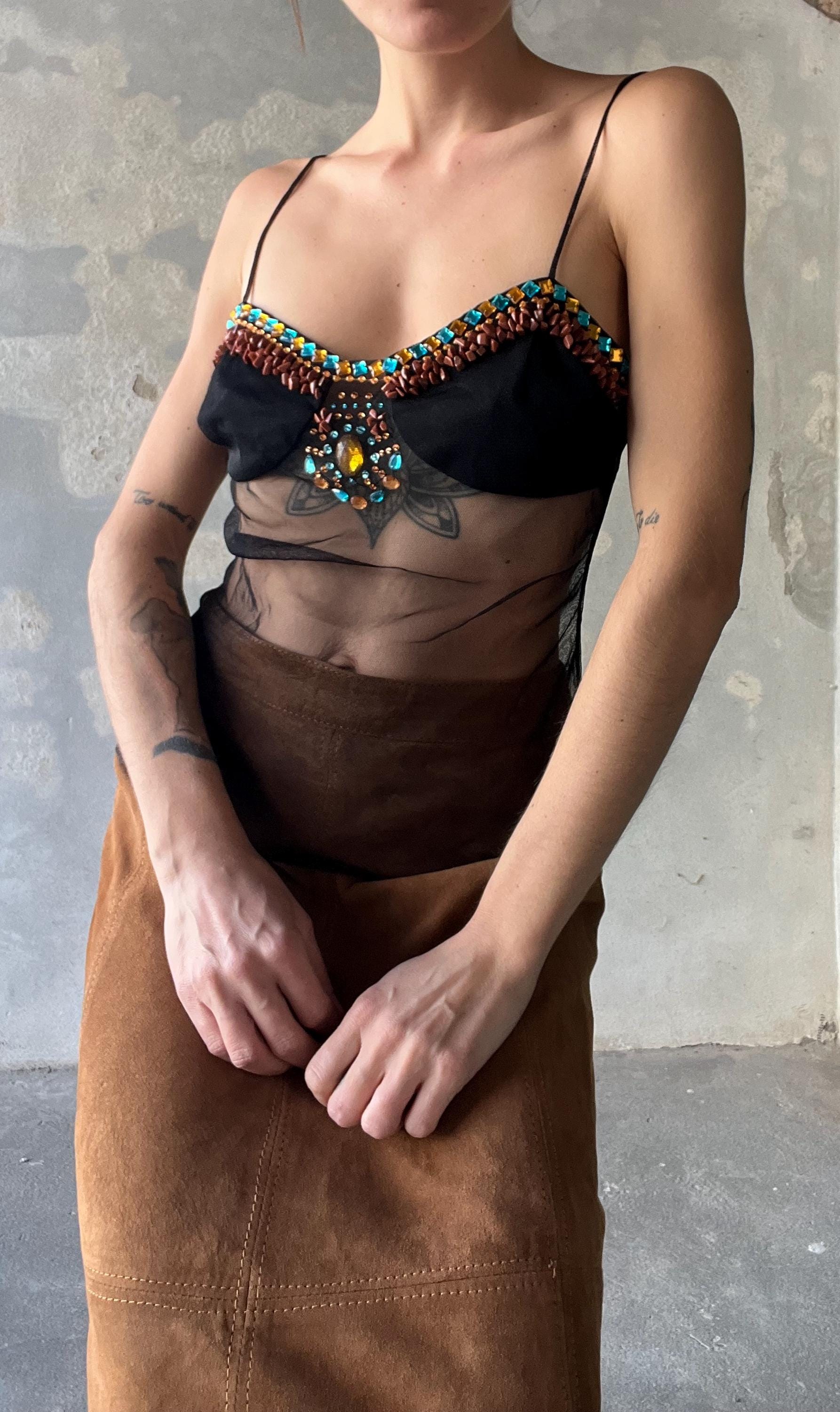 Tulle top nero ricamato con pietre e cristalli