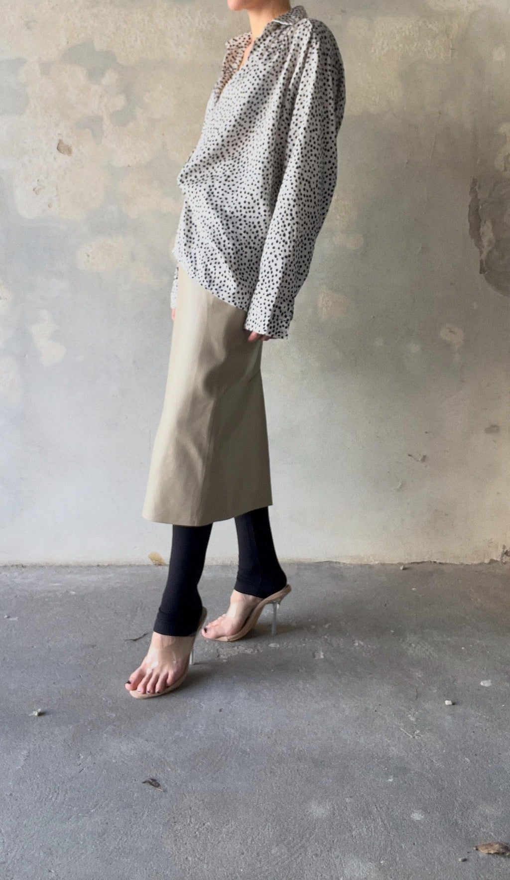 Gonna pelle dritta, lunghezza midi di vera pelle color beige