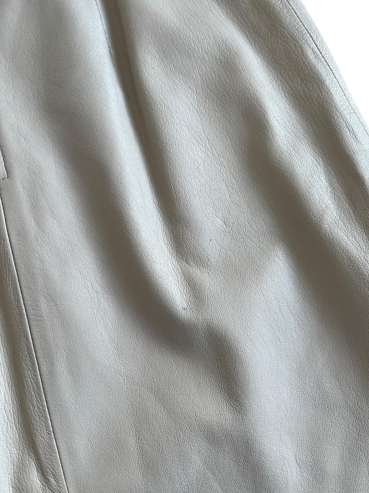 Gonna pelle dritta, lunghezza midi di vera pelle color beige
