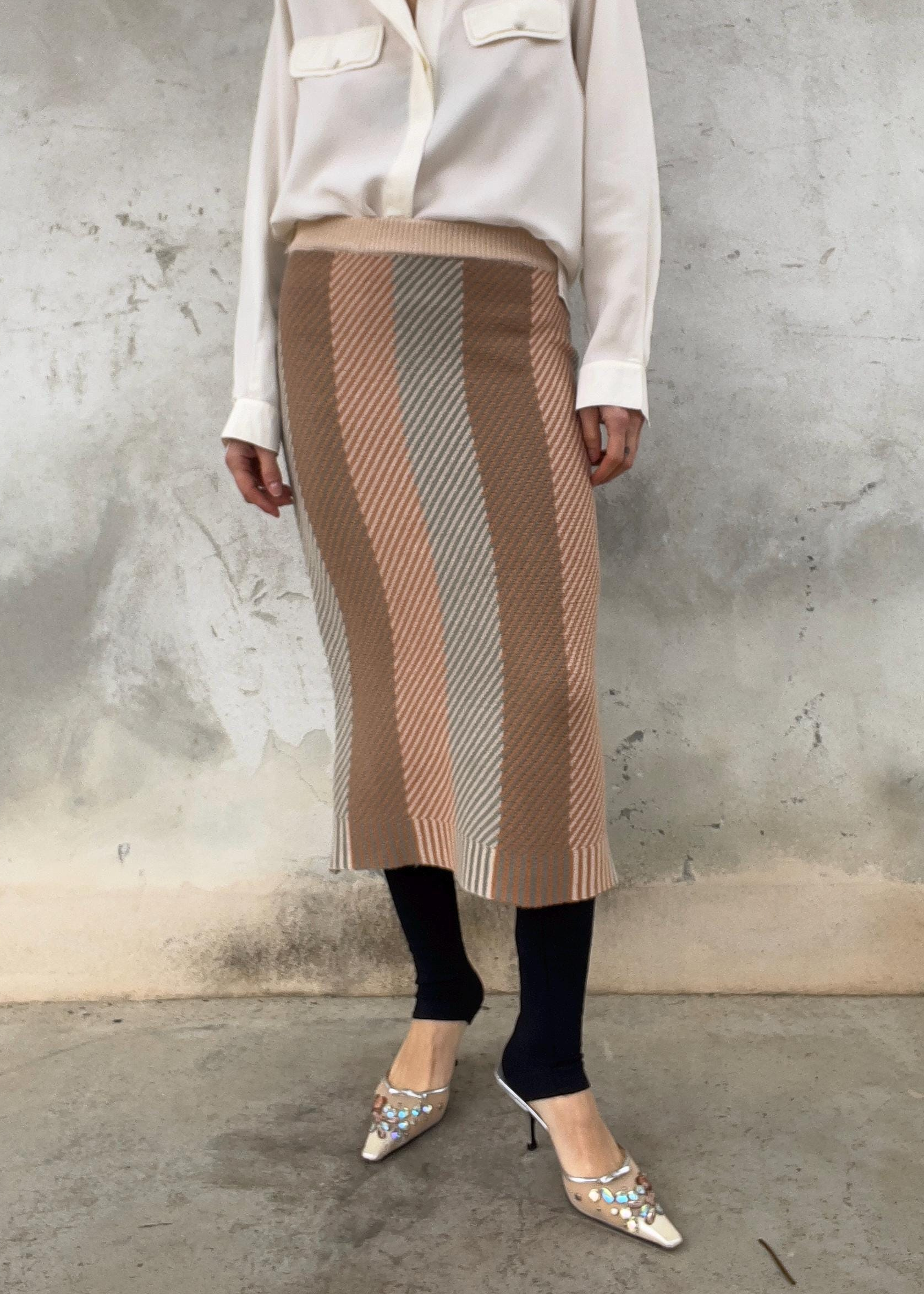 Gonna in maglia midi dai colori cipria, marrone e grigio