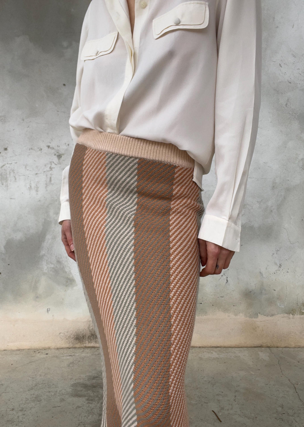 Gonna in maglia midi dai colori cipria, marrone e grigio