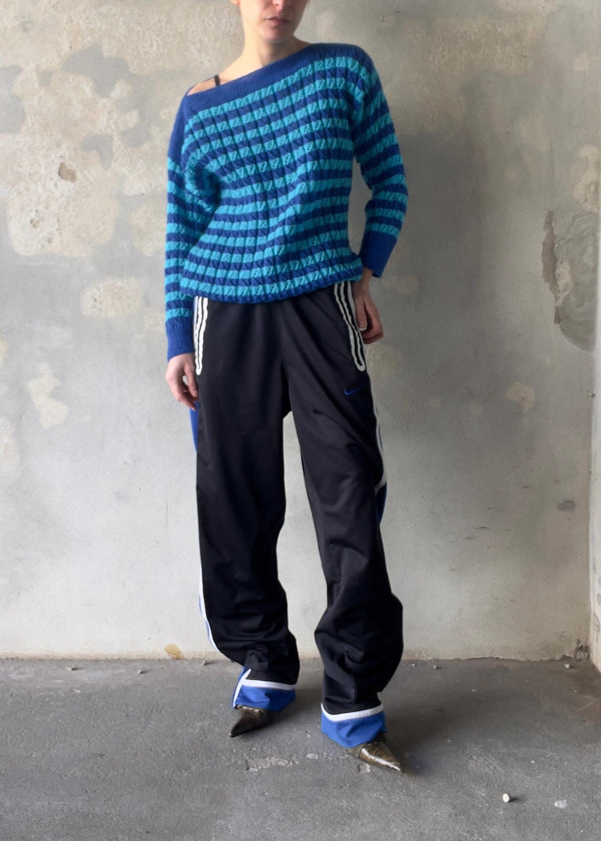 Maglione leggero a righe orizzontali