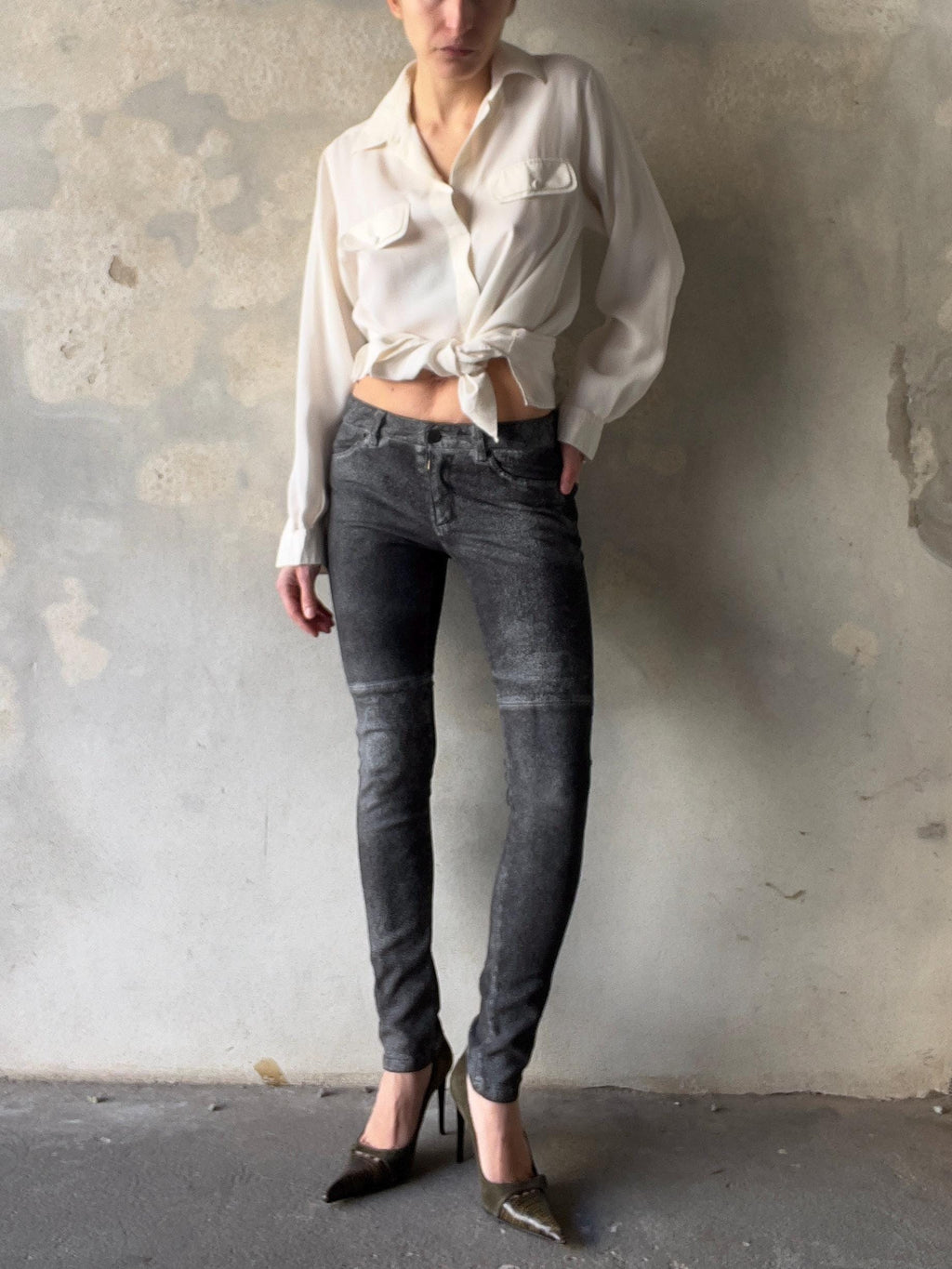 Pantaloni simil suede effetto invecchiato
