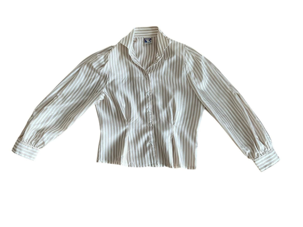 Camicia vintage e righe beige con un filo lurex