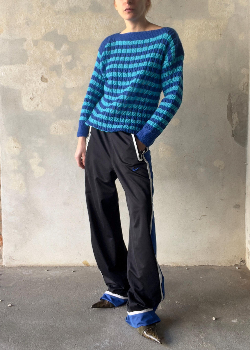 Maglione leggero a righe orizzontali