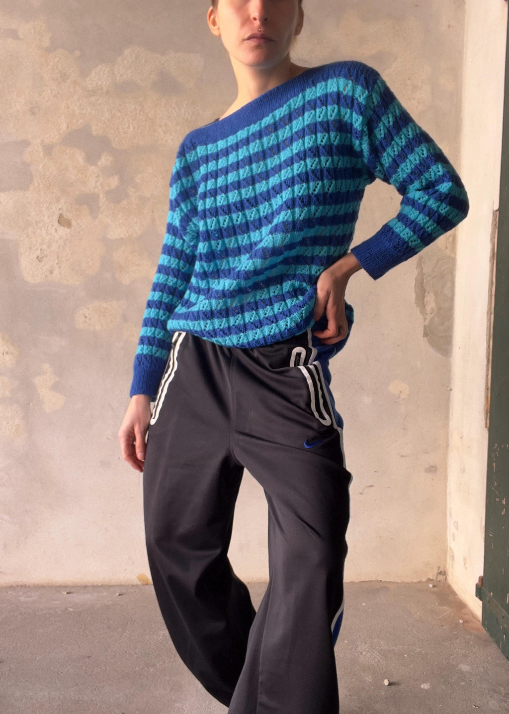 Maglione leggero a righe orizzontali