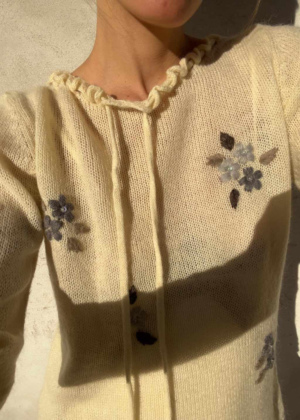 Maglione vintage panna ricamato