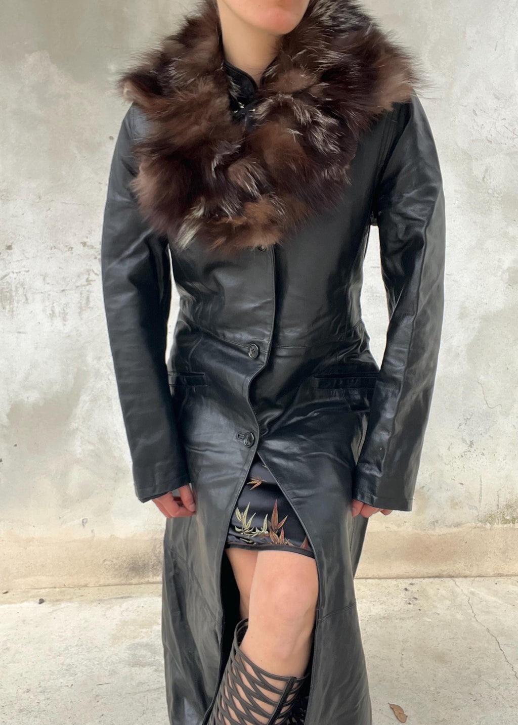 Cappotto Vintage Lungo in Pelle con Collo in Pelliccia