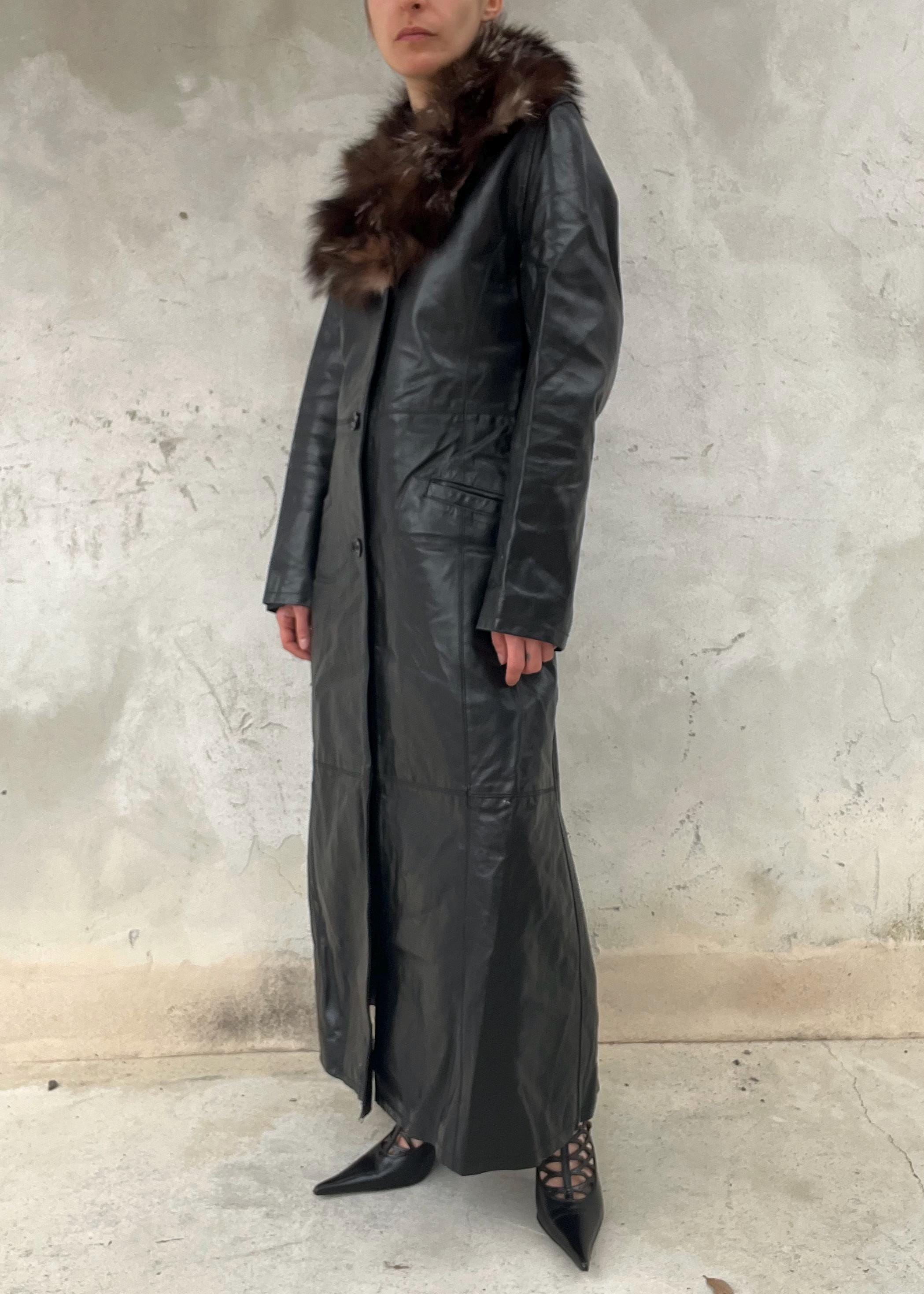 Cappotto Vintage Lungo in Pelle con Collo in Pelliccia