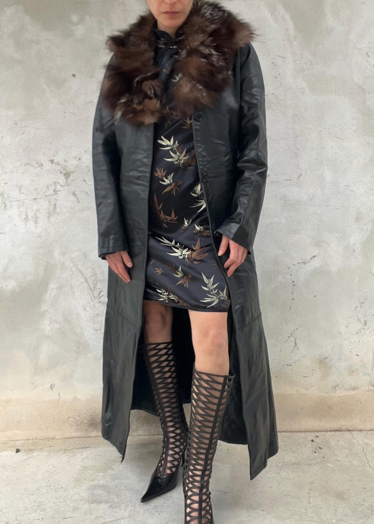 Cappotto Vintage Lungo in Pelle con Collo in Pelliccia