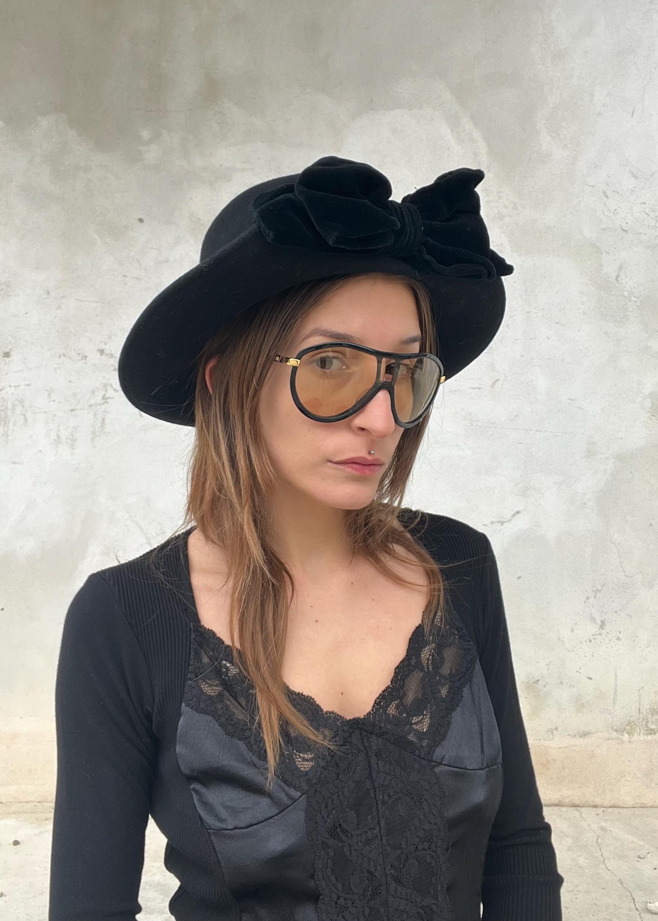 Cappello Vintage in Lana Nero con Fiocco