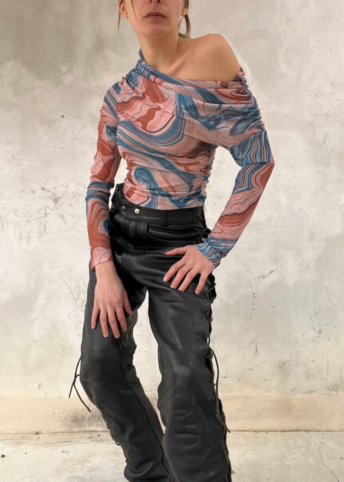 Top mesh stampa marmorizzata, top monospalla trasparente stile Y2K