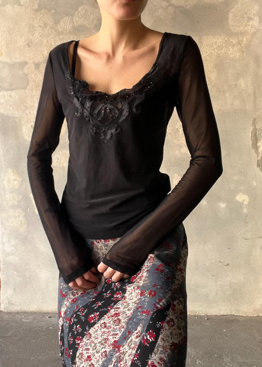 Top mesh nero con strass, maglia trasparente elegante stile Y2K